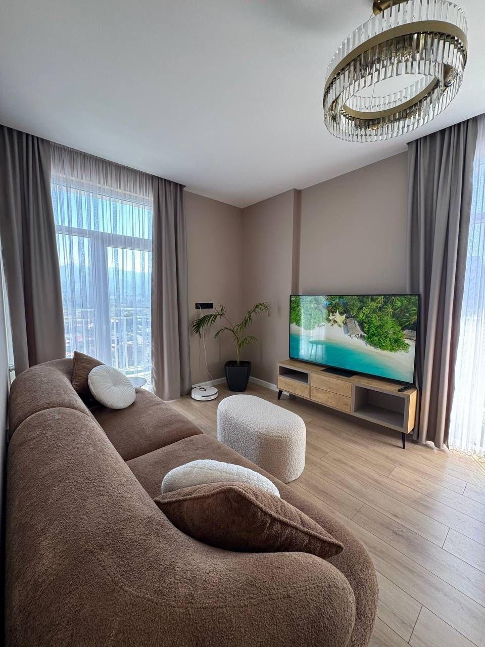 3-Room Apartment For Sale In Batumi, Tamar Mepe Ave, 1 view 2