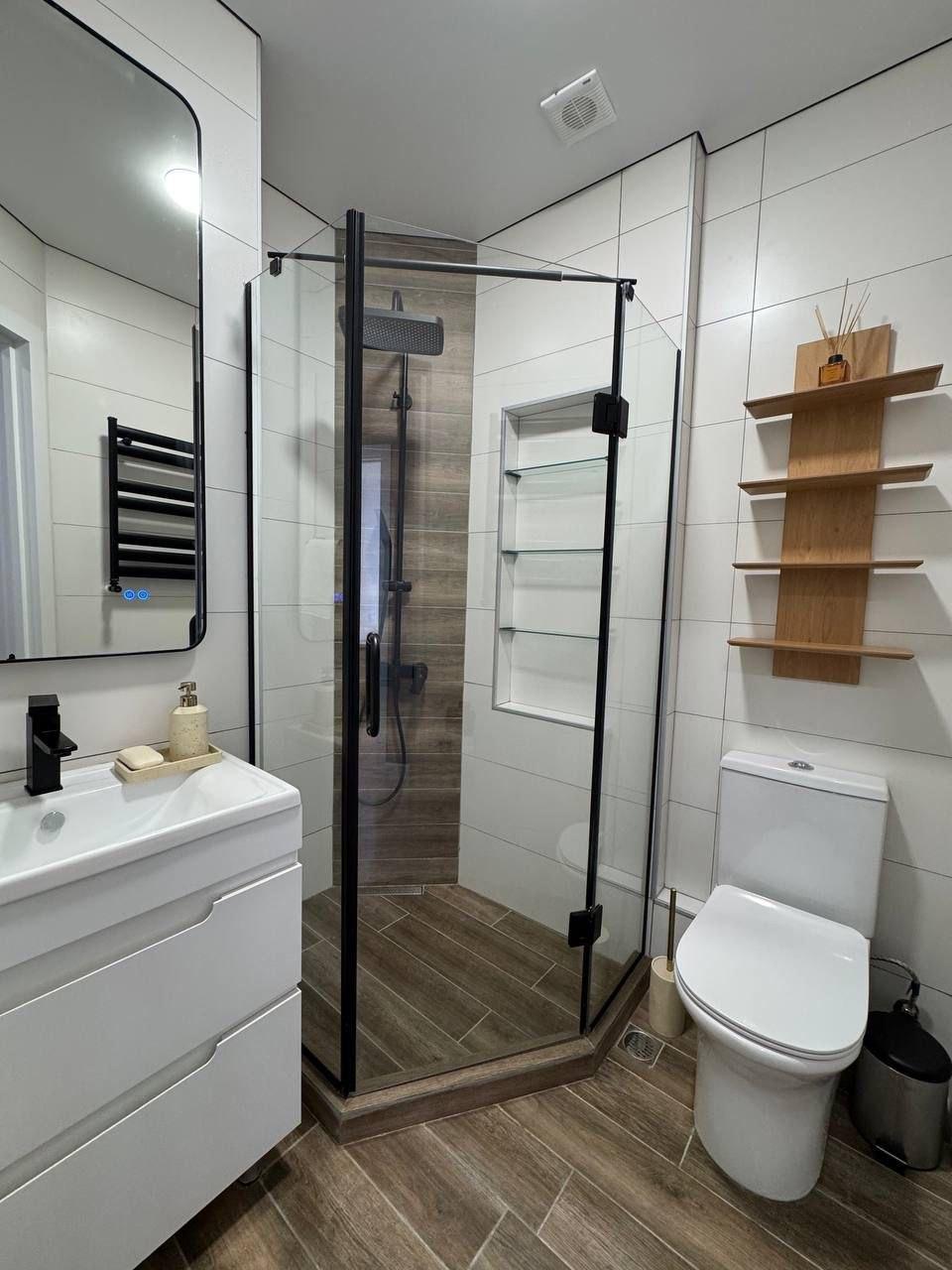 3-Room Apartment For Sale In Batumi, Tamar Mepe Ave, 1 view 9