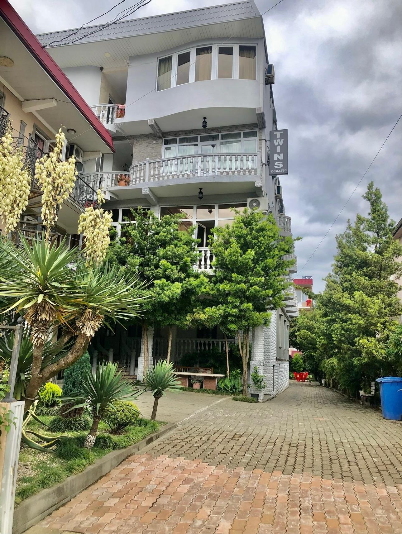 5-Room House In Kobuleti, Davit Aghmasheneblis Gamziri, 350 A, 200 M², Is Available For Daily Rent For 50 ₾ view 2
