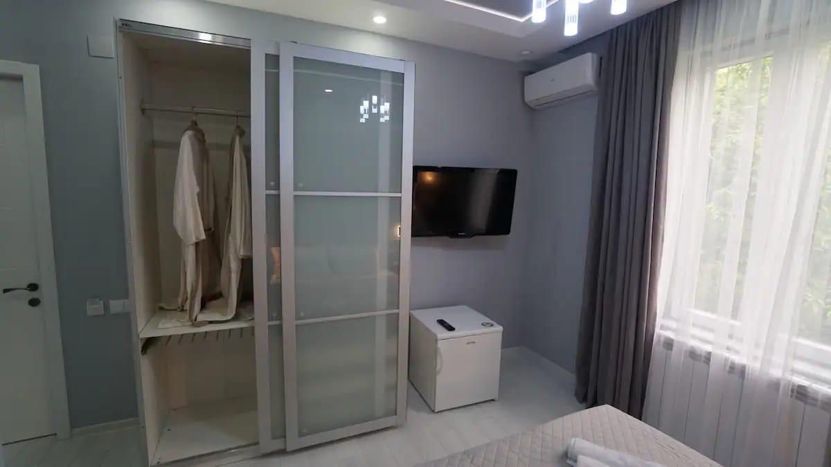 7-Room House For Rent In Batumi, General Aslan Abashidze St, 46 view 11