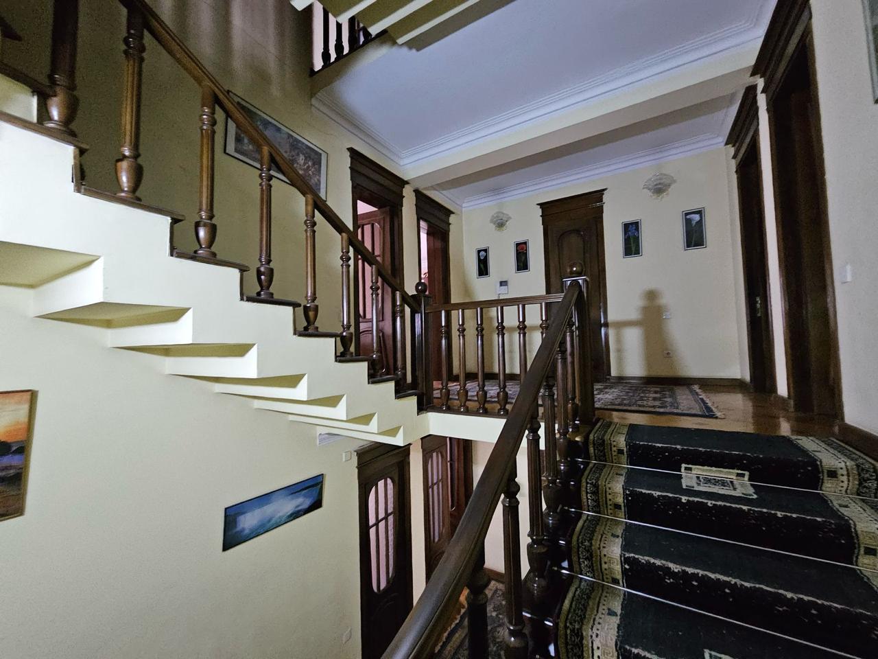 12-Room House For Sale In Batumi, Alexander Kazbegi St, 9 view 2