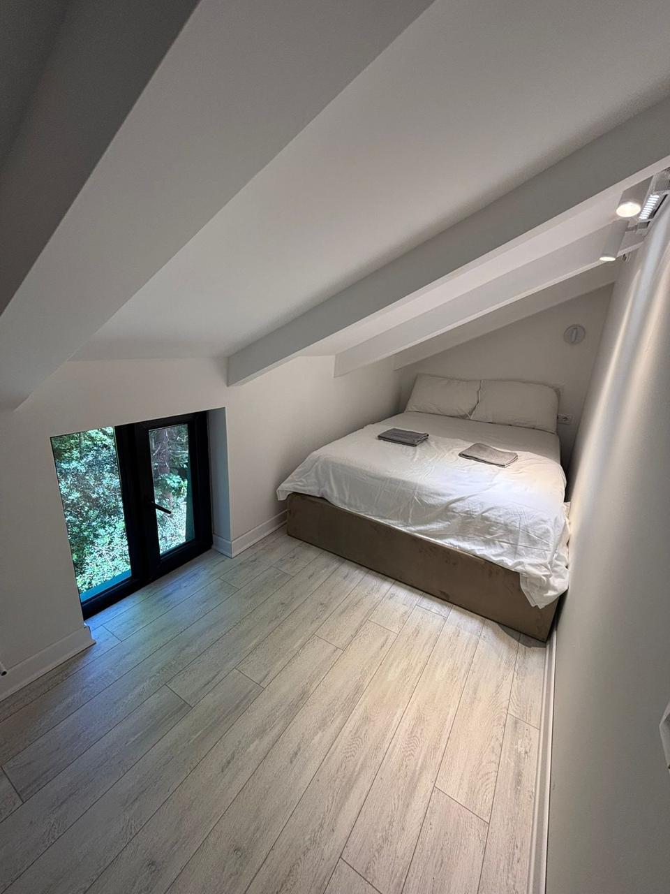 11-Room House In Batumi, Tamar Mepis Gamz 3 Shes, 300 M², Is Available For Daily Rent For $75 view 4