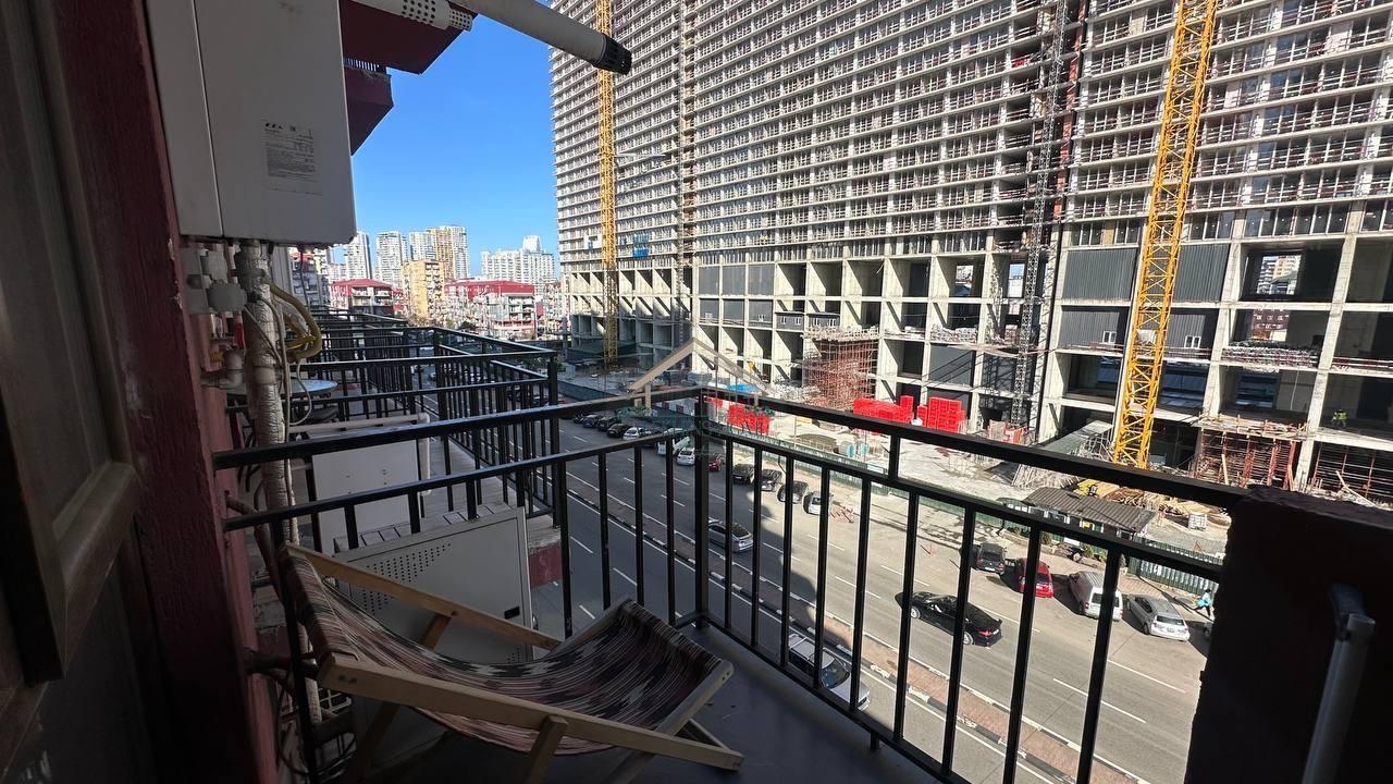 Studio Apartment For Sale view 4