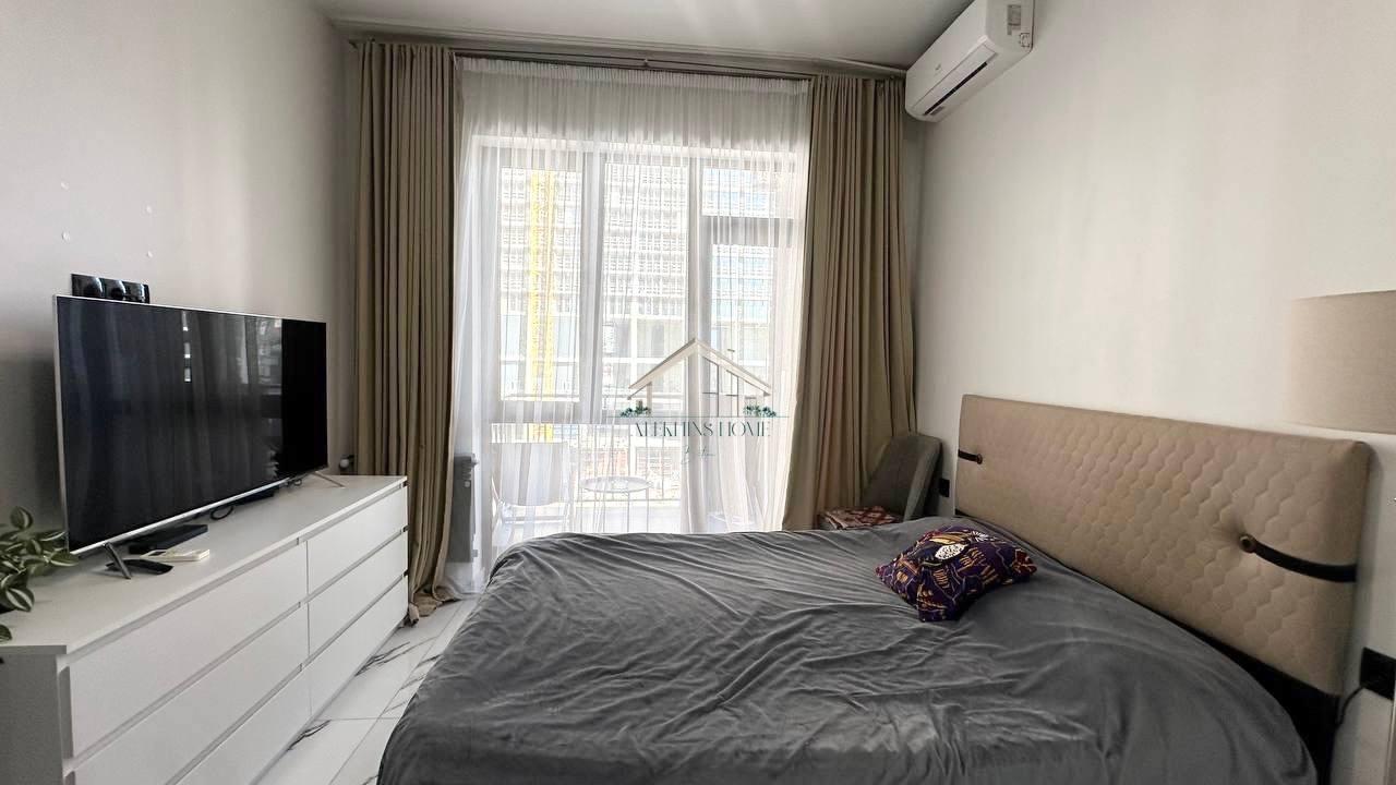 Studio Apartment For Sale view 2