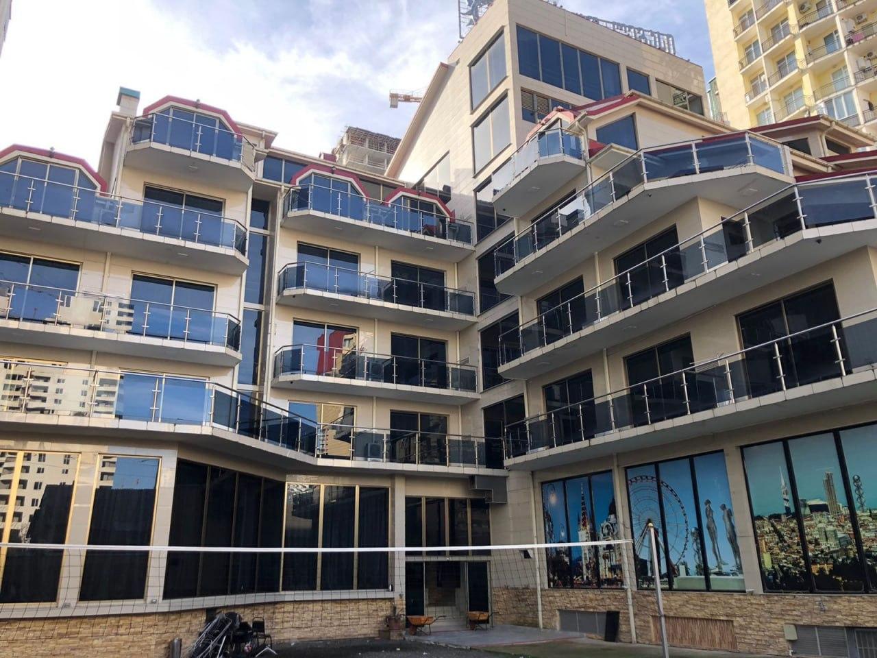 30-Room Apartment For Daily Rent In Batumi, David Kldiashvili St, 3, 400 M² — $90 Per Day view 1