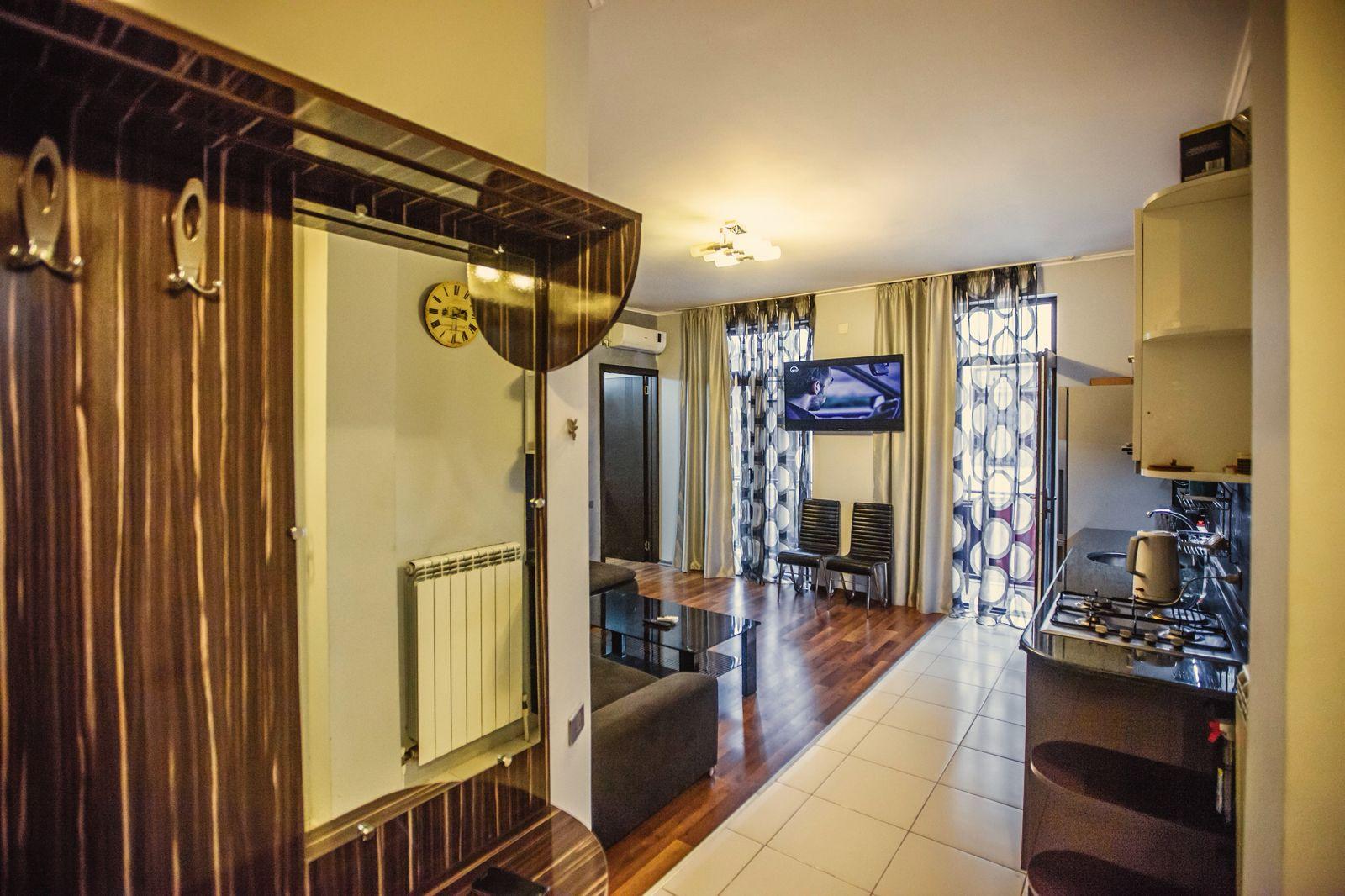 2-Room Apartment For Sale In Batumi, Kote Marjanishvili St, 12 view 4