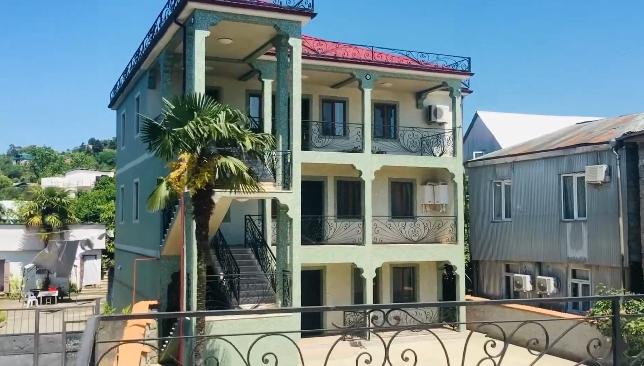 9-Room House In Batumi, Markoz Achareli 3rd Lane, 20, 350 M², Is Available For Daily Rent For $90 view 2