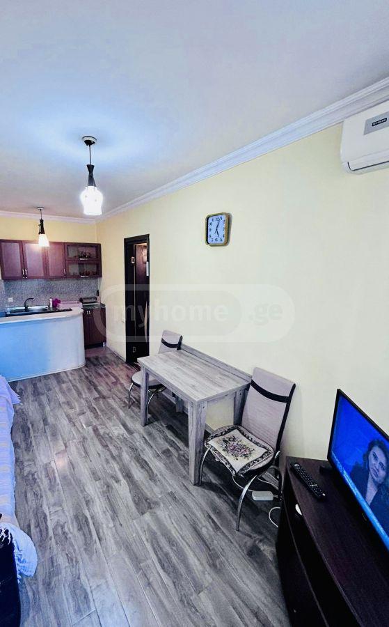 2-Room Apartment For Daily Rent In Batumi, Parnavaz Mepe St, 54, 45 M² — 140 ₾ Per Day view 9