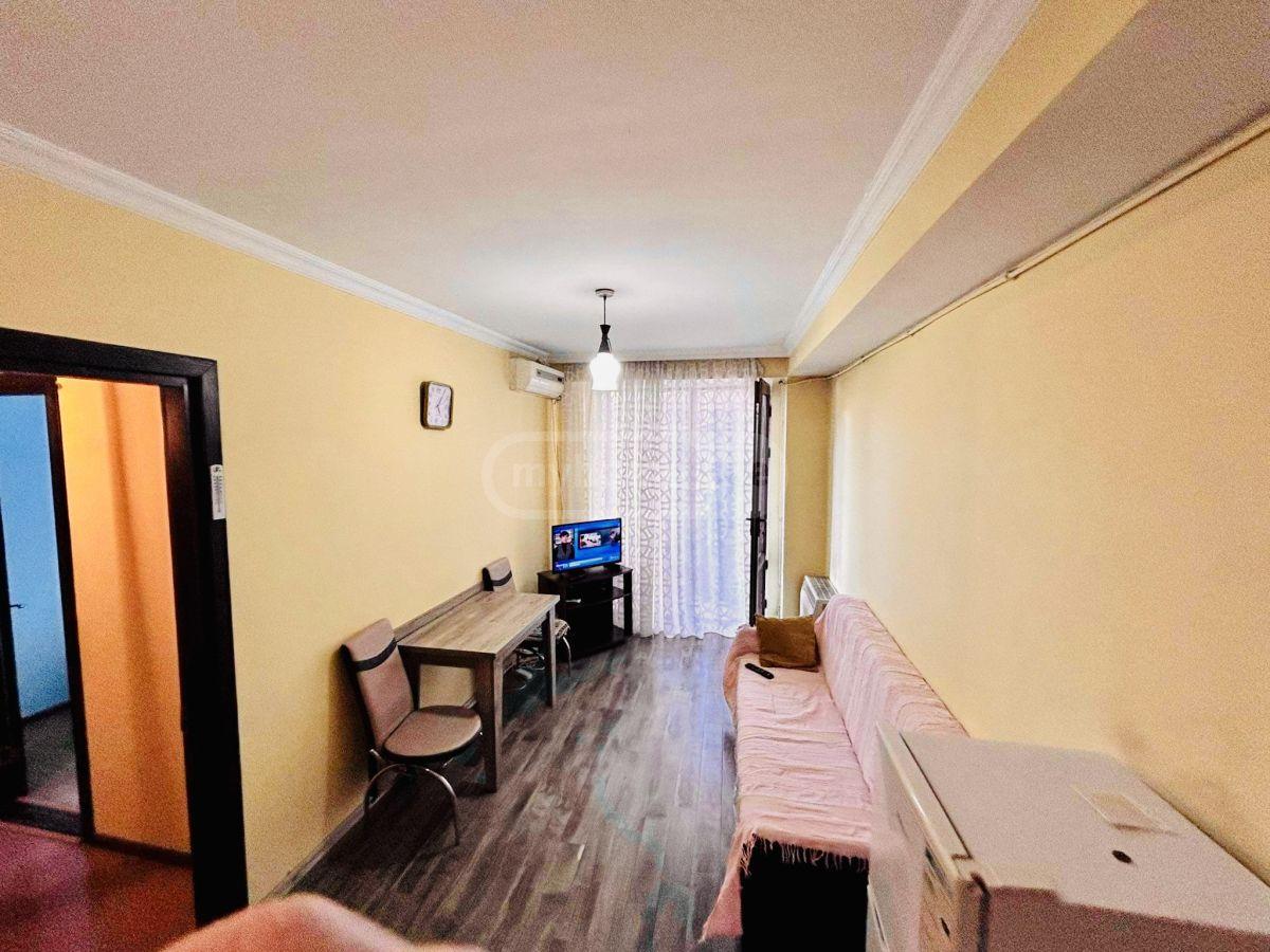 2-Room Apartment For Daily Rent In Batumi, Parnavaz Mepe St, 54, 45 M² — 140 ₾ Per Day view 2