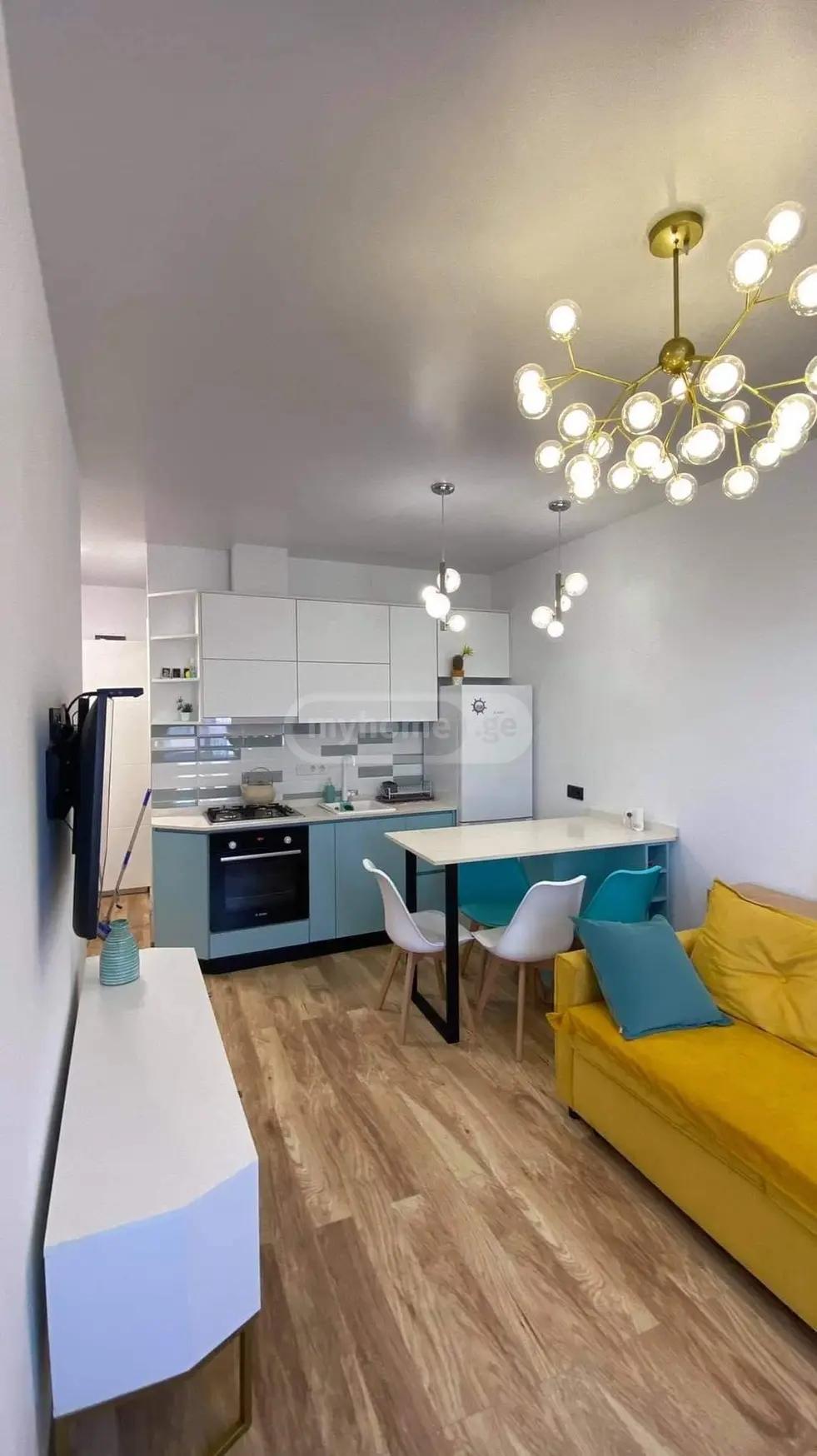 2-Room Apartment For Daily Rent In Batumi, Luka Asatiani St, 13, 42 M² — 250 ₾ Per Day view 1