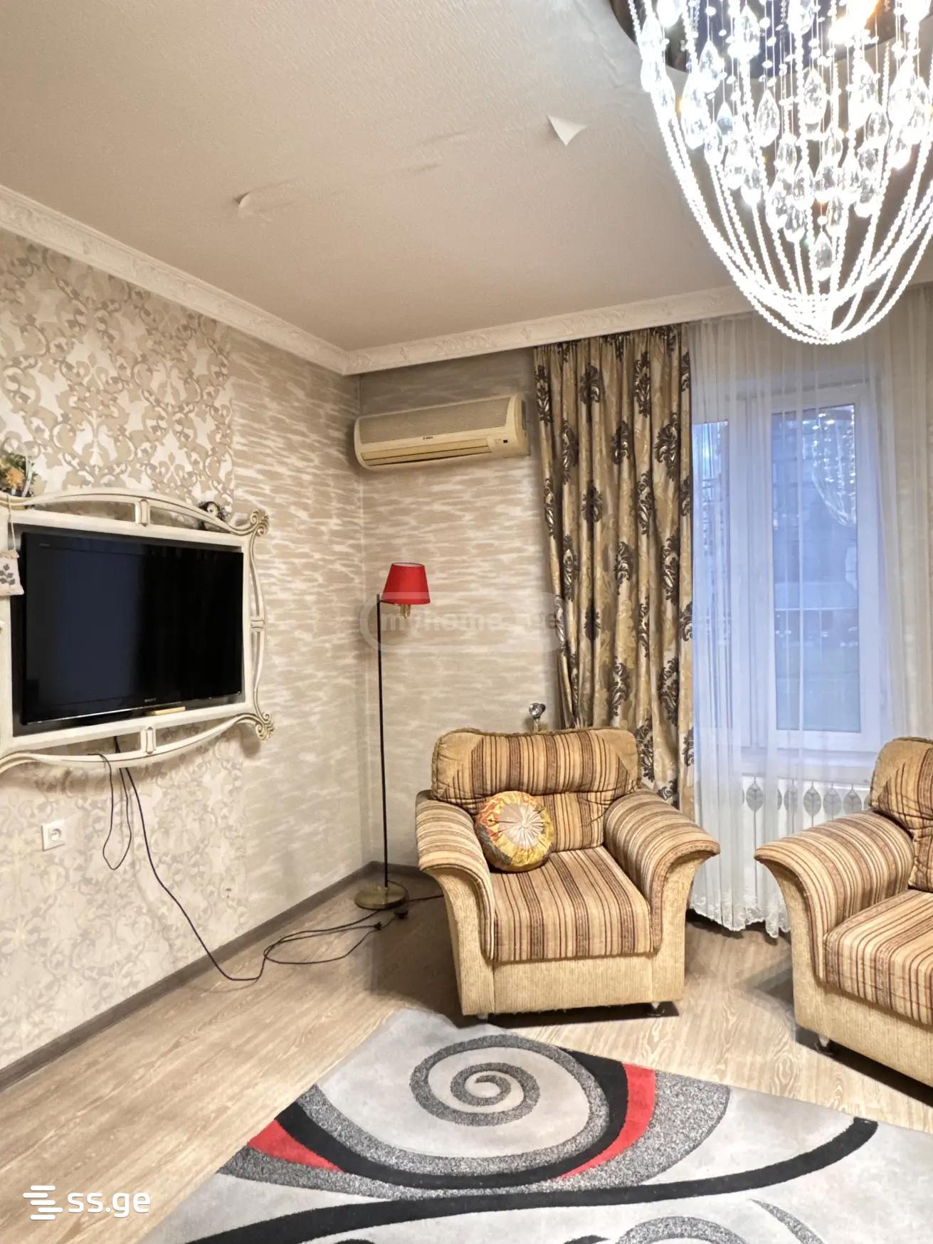 5-Room Apartment For Daily Rent In Batumi, Tengiz Makatsaria St, 9, 150 M² — 290 ₾ Per Day view 5