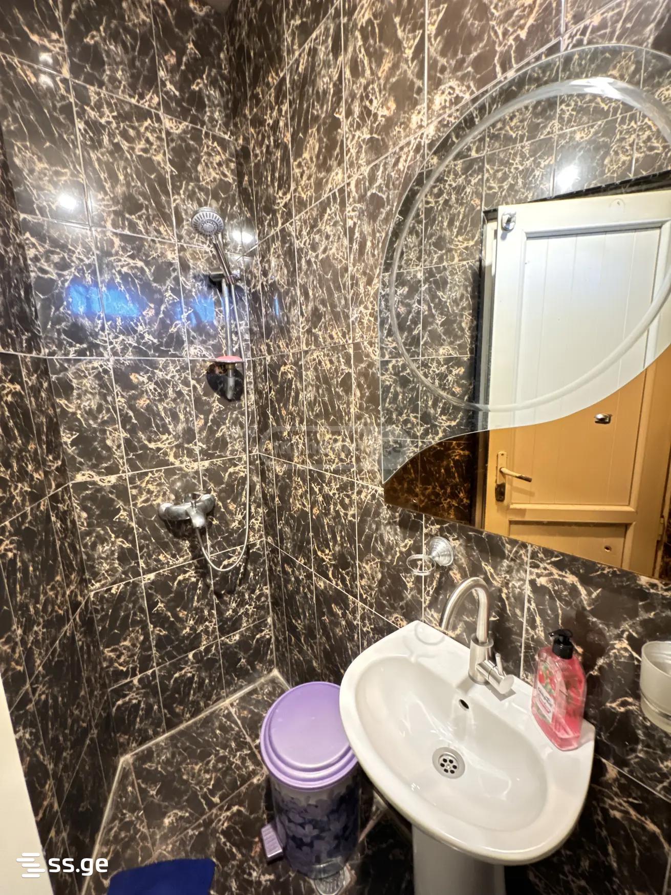 5-Room Apartment For Daily Rent In Batumi, Tengiz Makatsaria St, 9, 150 M² — 290 ₾ Per Day view 15