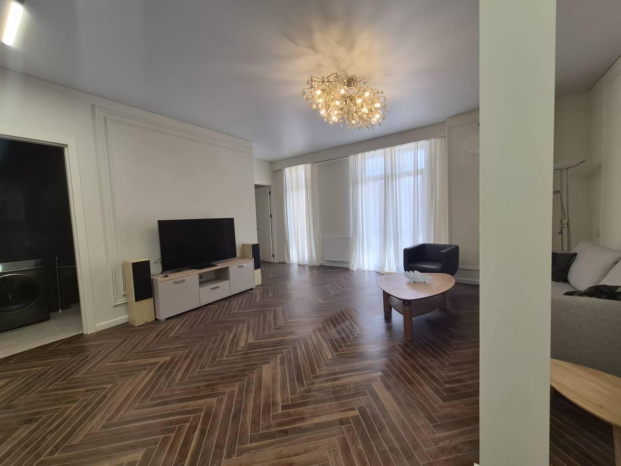 3-Room Apartment For Rent In Tsavkisi, Mtatsminda Hills view 2