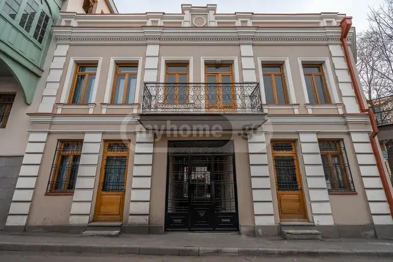 Hovanes Tumaniani St, 7: 10-Room Commercial Property, 280.0 M² | Korter.Ge view 1