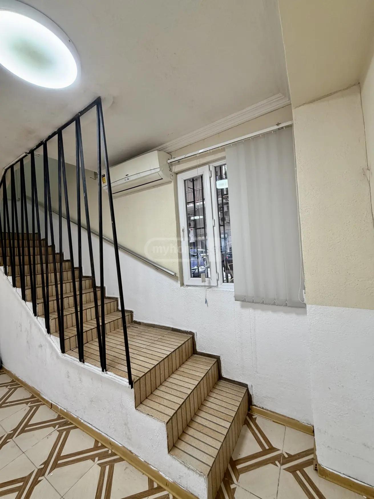 Commercial Property For Rent: 160 M² In Batumi, Zviad Gamsakhurdia St, 25 – $2,000 view 9