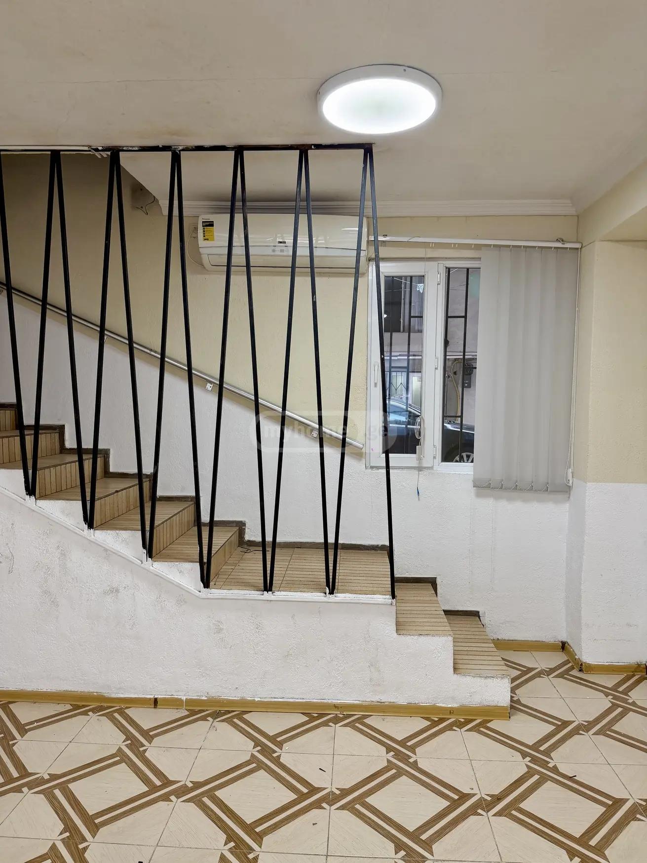 Commercial Property For Rent: 160 M² In Batumi, Zviad Gamsakhurdia St, 25 – $2,000 view 5