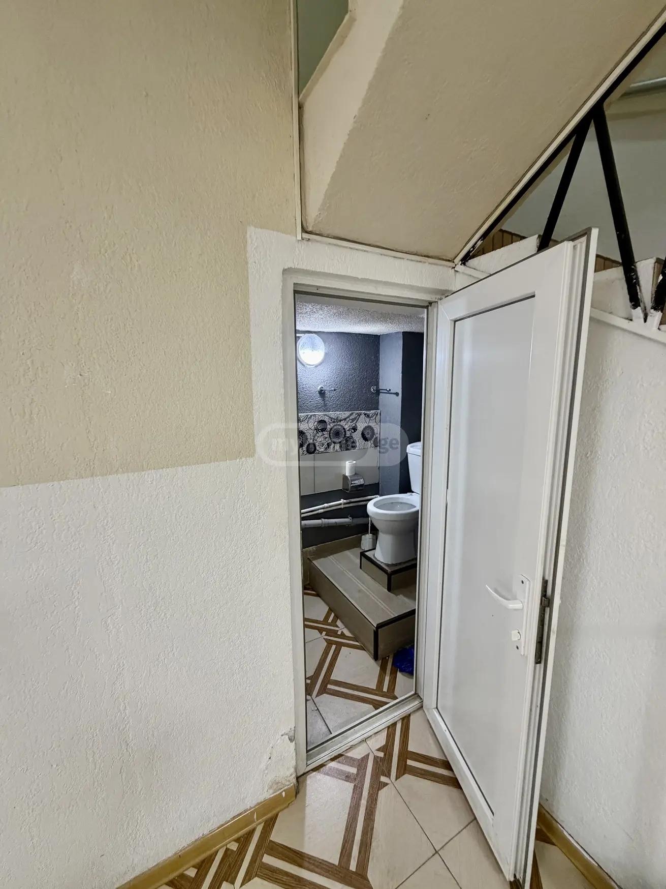 Commercial Property For Rent: 160 M² In Batumi, Zviad Gamsakhurdia St, 25 – $2,000 view 4