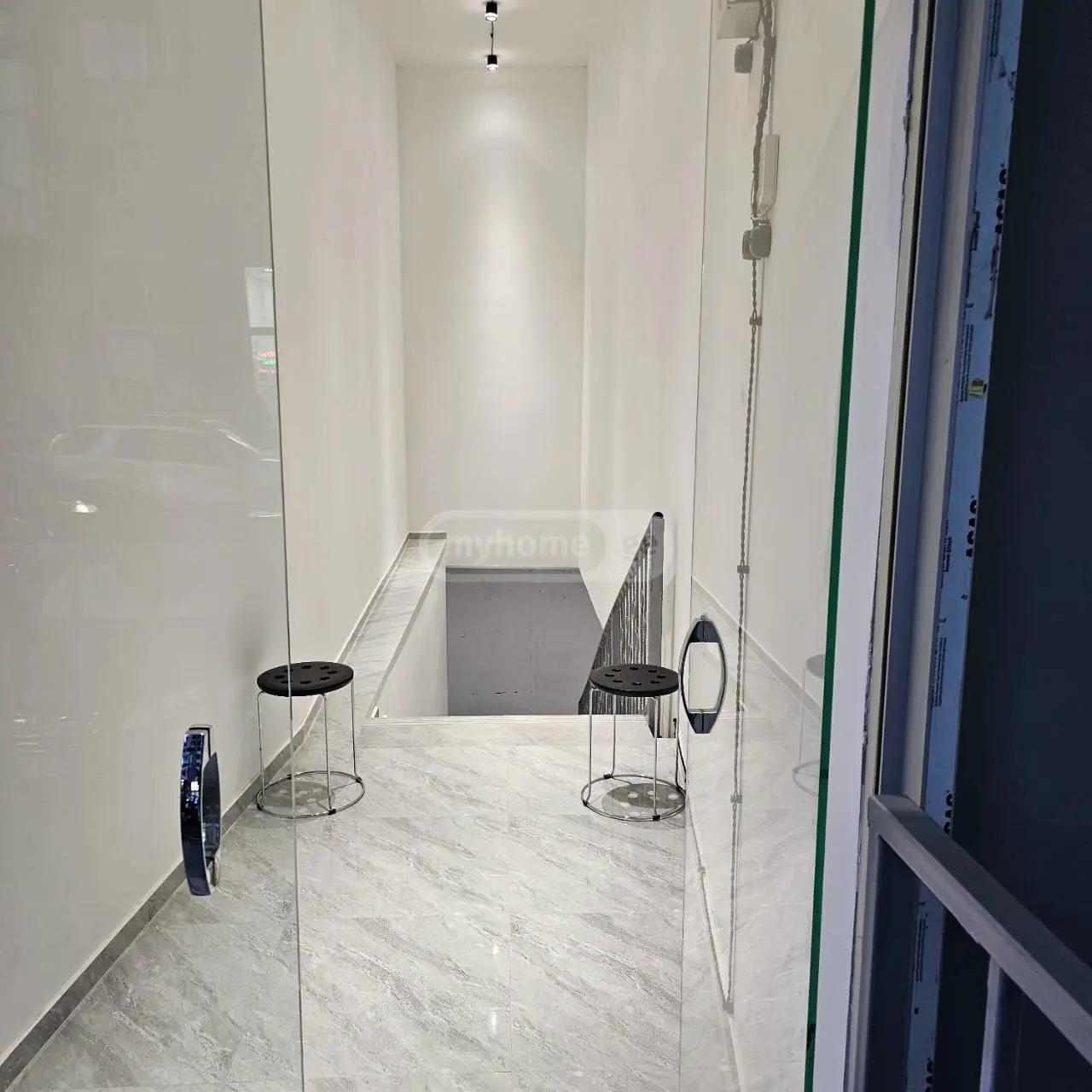 Commercial Property For Rent: 395 M² In Batumi, David Aghmashenebeli St – $2,000 view 6