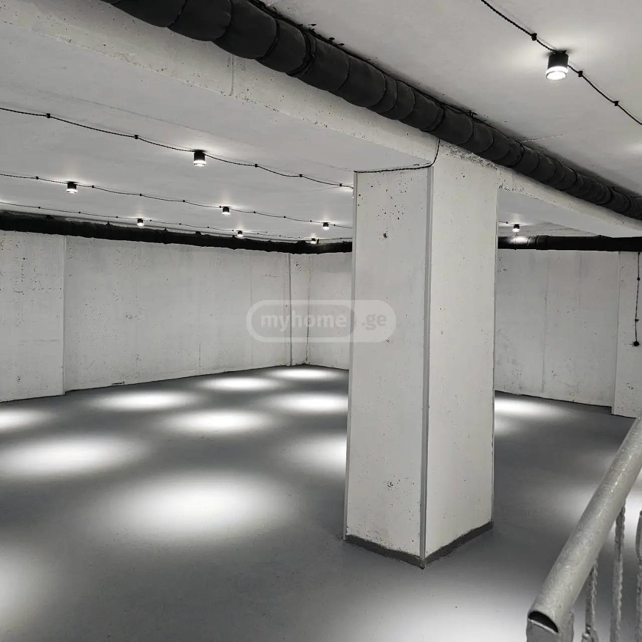 Commercial Property For Rent: 395 M² In Batumi, David Aghmashenebeli St – $2,000 view 7