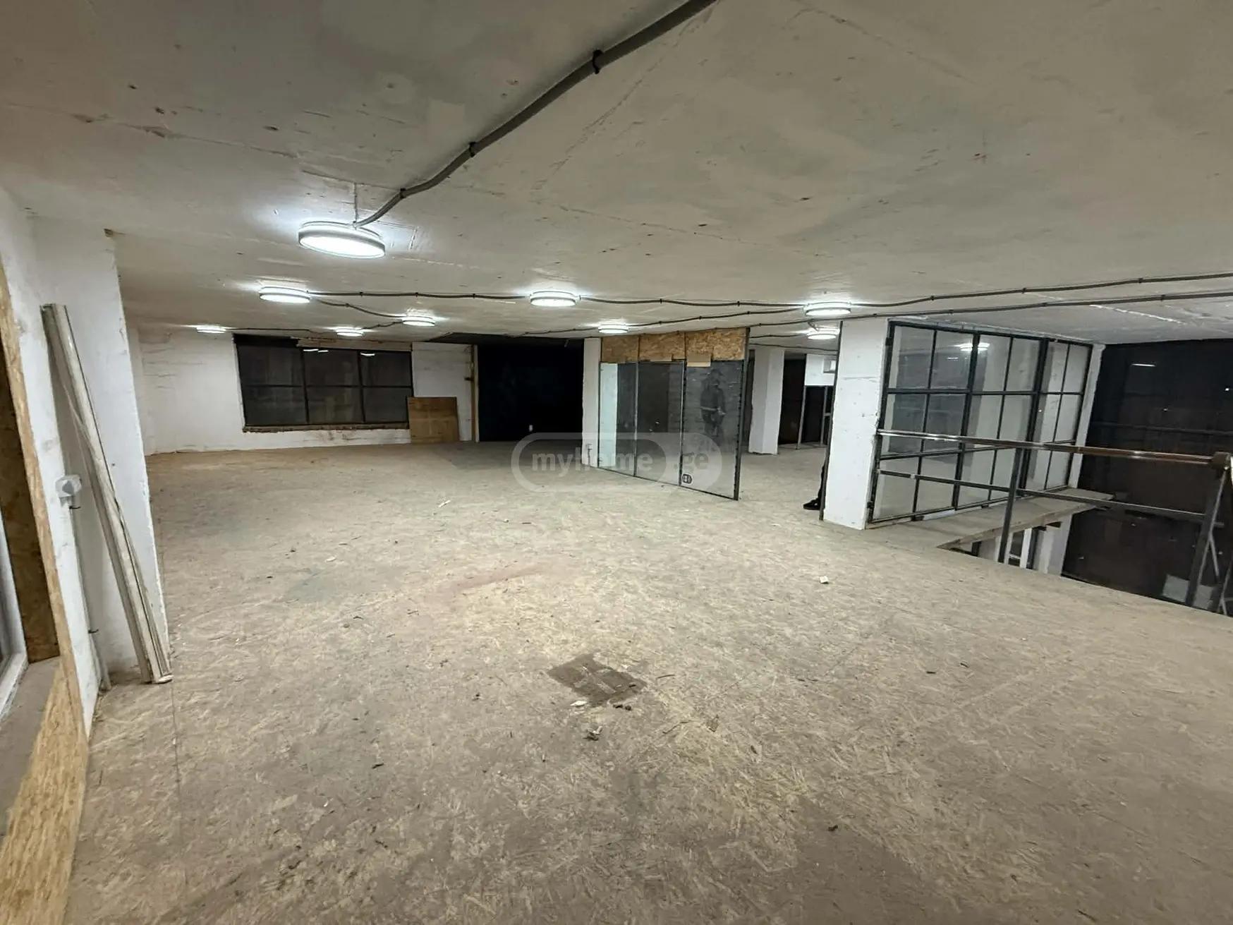 Commercial Property For Rent: 300 M² In Batumi, Luka Asatiani St – $1,114 view 5
