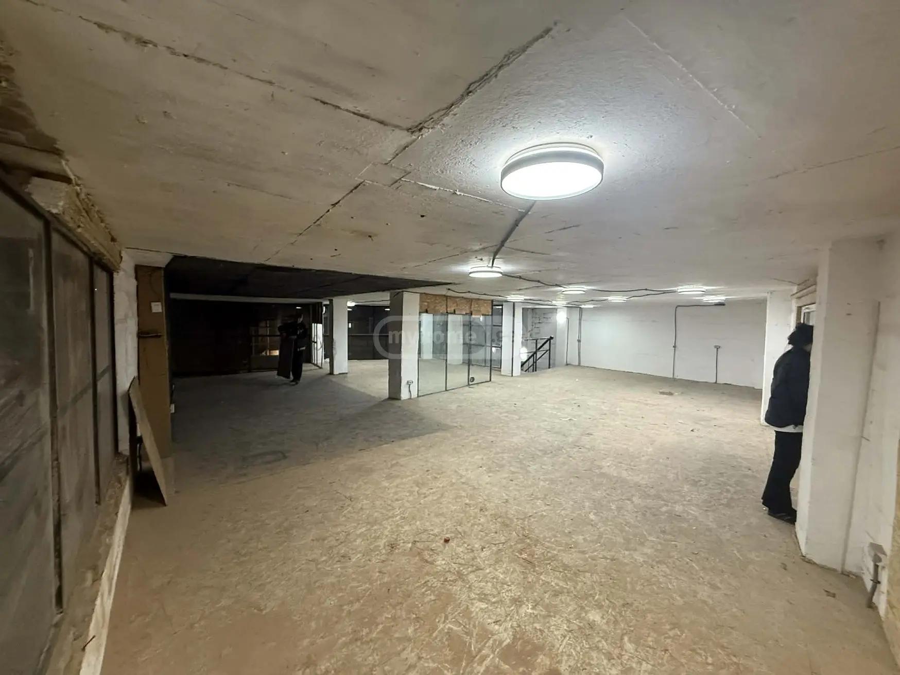 Commercial Property For Rent: 300 M² In Batumi, Luka Asatiani St – $1,114 view 4