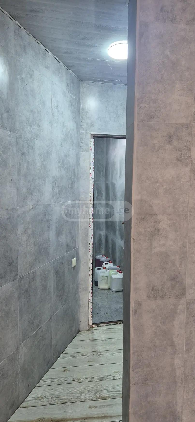 Commercial Property For Rent: 100 M² In Batumi, Tamar Mepe 1st Lane – $1,114 view 3