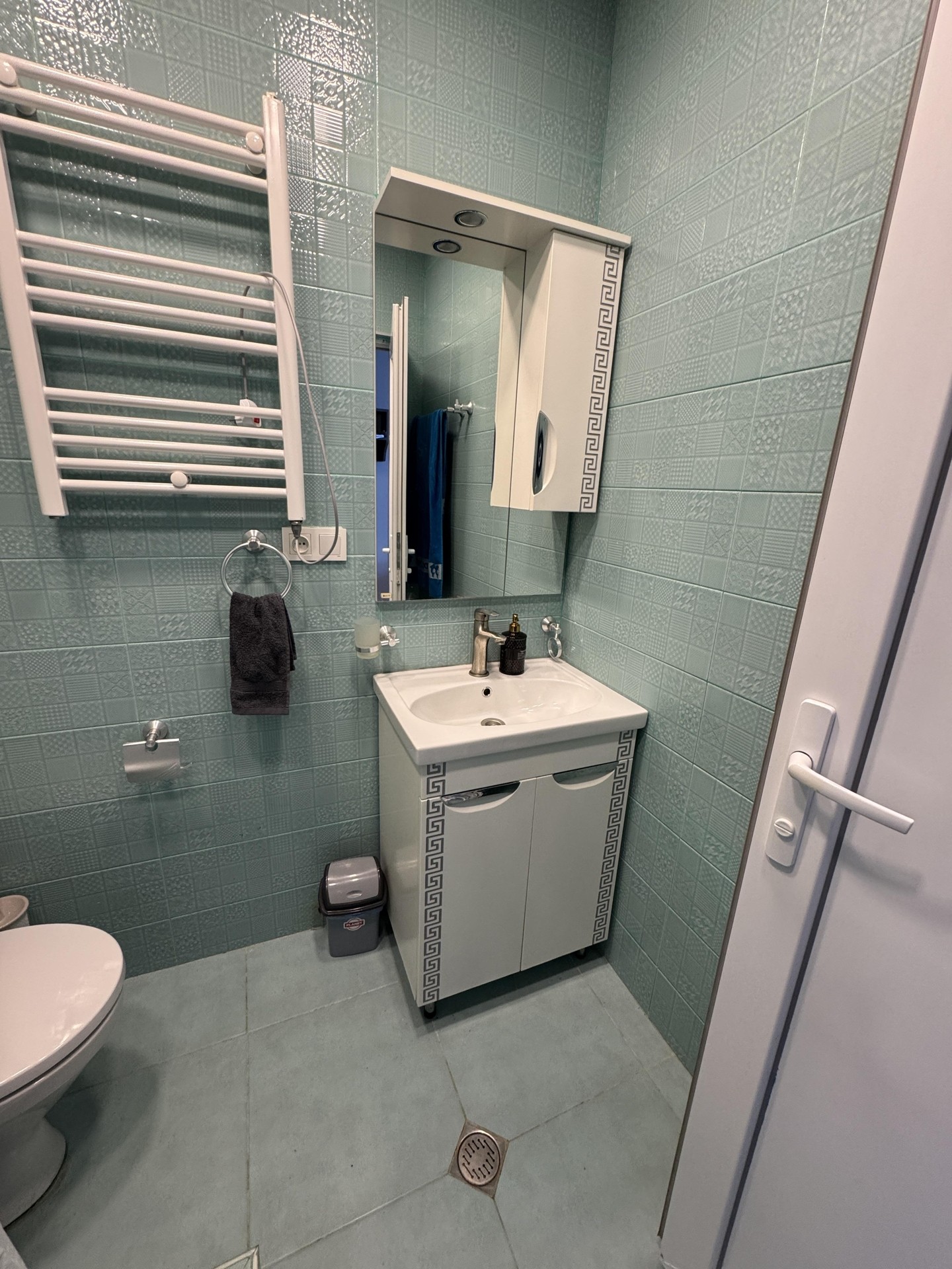 Studio Apartment For Sale view 8