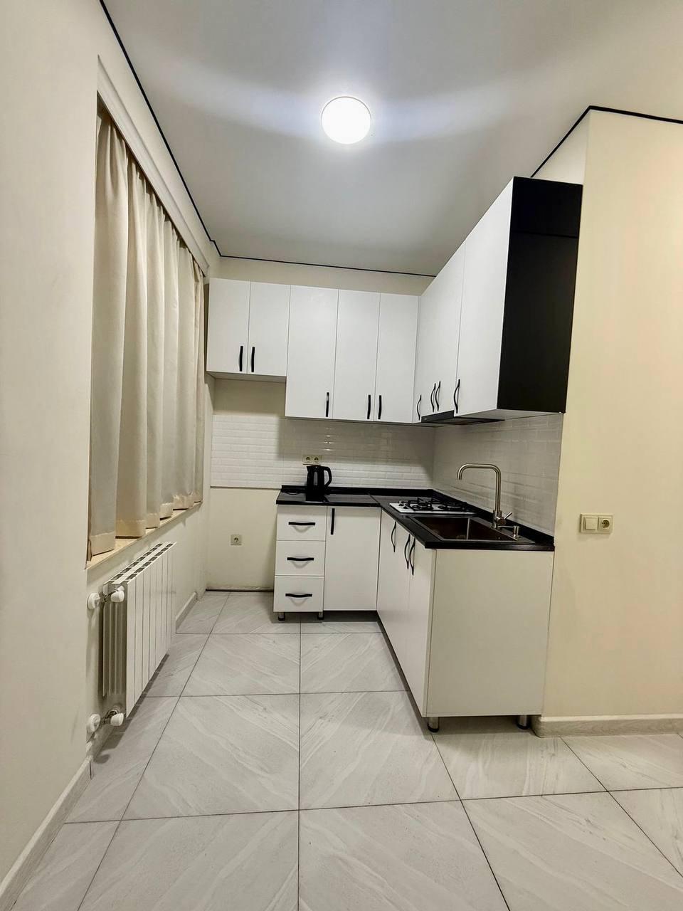 2-Room Apartment For Rent In Batumi, Ioseb Grishashvili St, 6 view 2