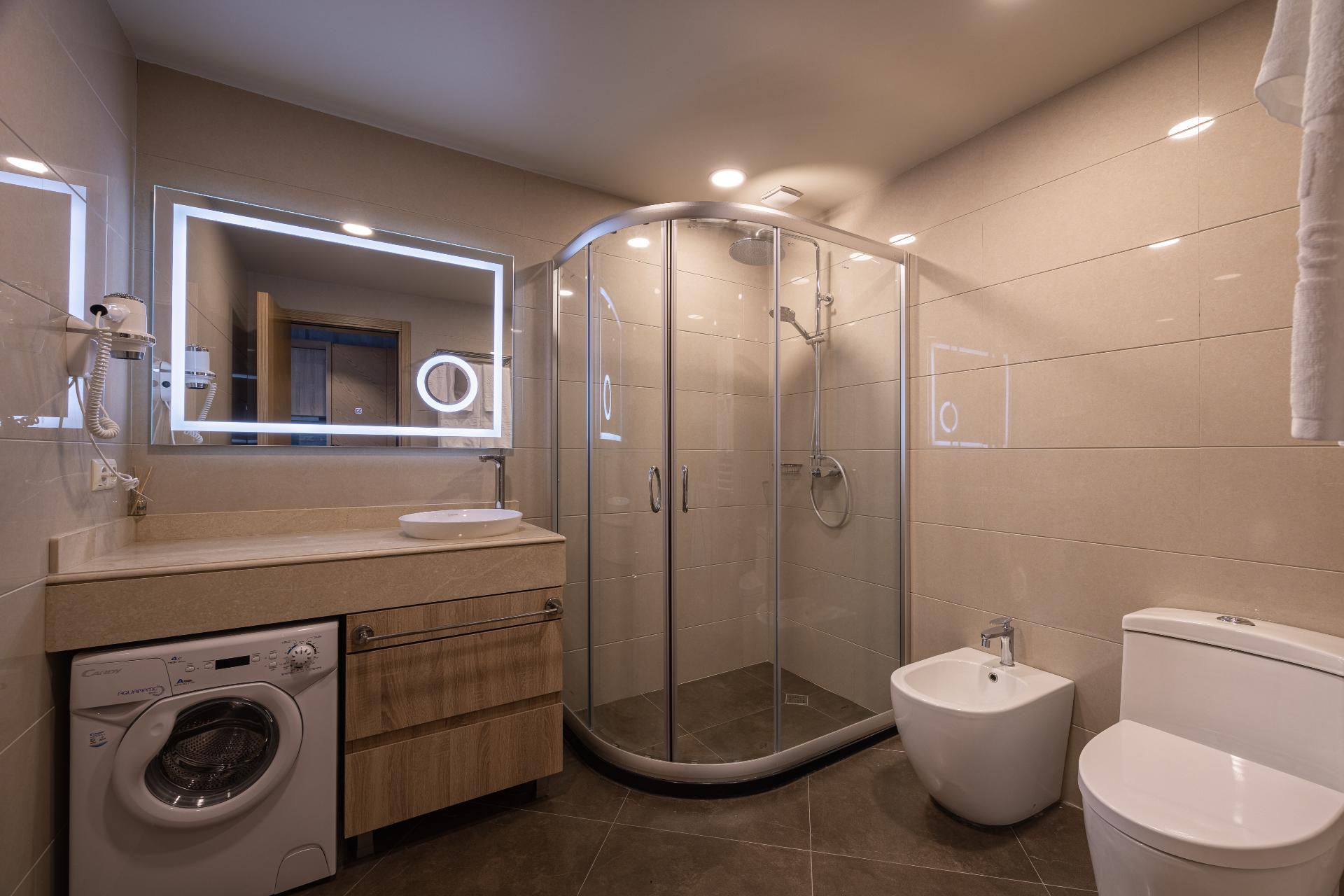 Studio Apartment For Sale view 4