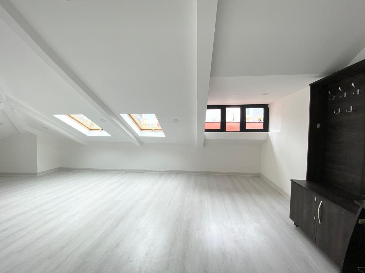 Studio Apartment For Sale view 7