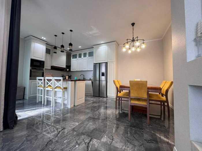 Ortatchala Dead End: 5-Room House, 300.0 M² | Korter.Ge view 2