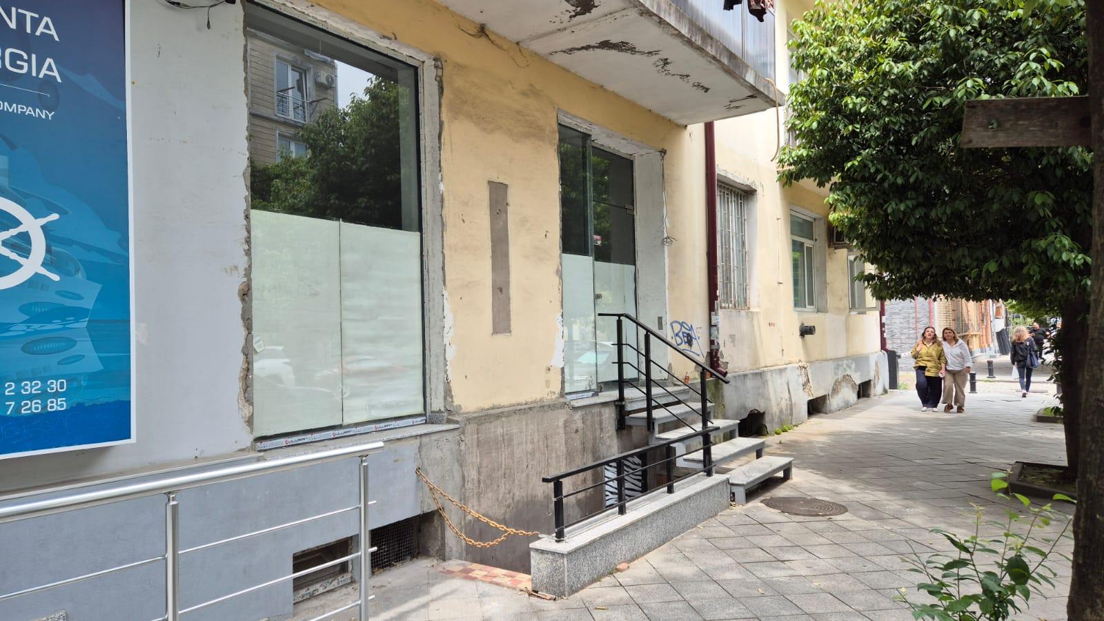 Commercial Property For Rent: 100 M² In Batumi, Konstantine Gamsakhurdia St, 36 – $2,100 view 3