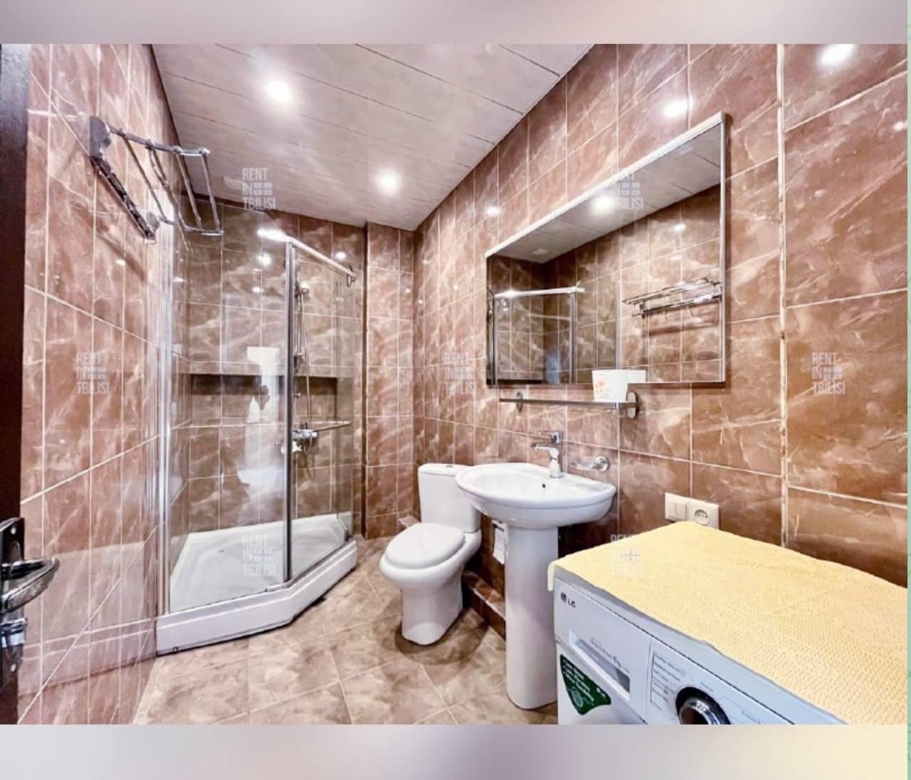 2-Room Apartment For Daily Rent In Batumi, David Kldiashvili St, 3, 65 M² — 200 ₾ Per Day view 4