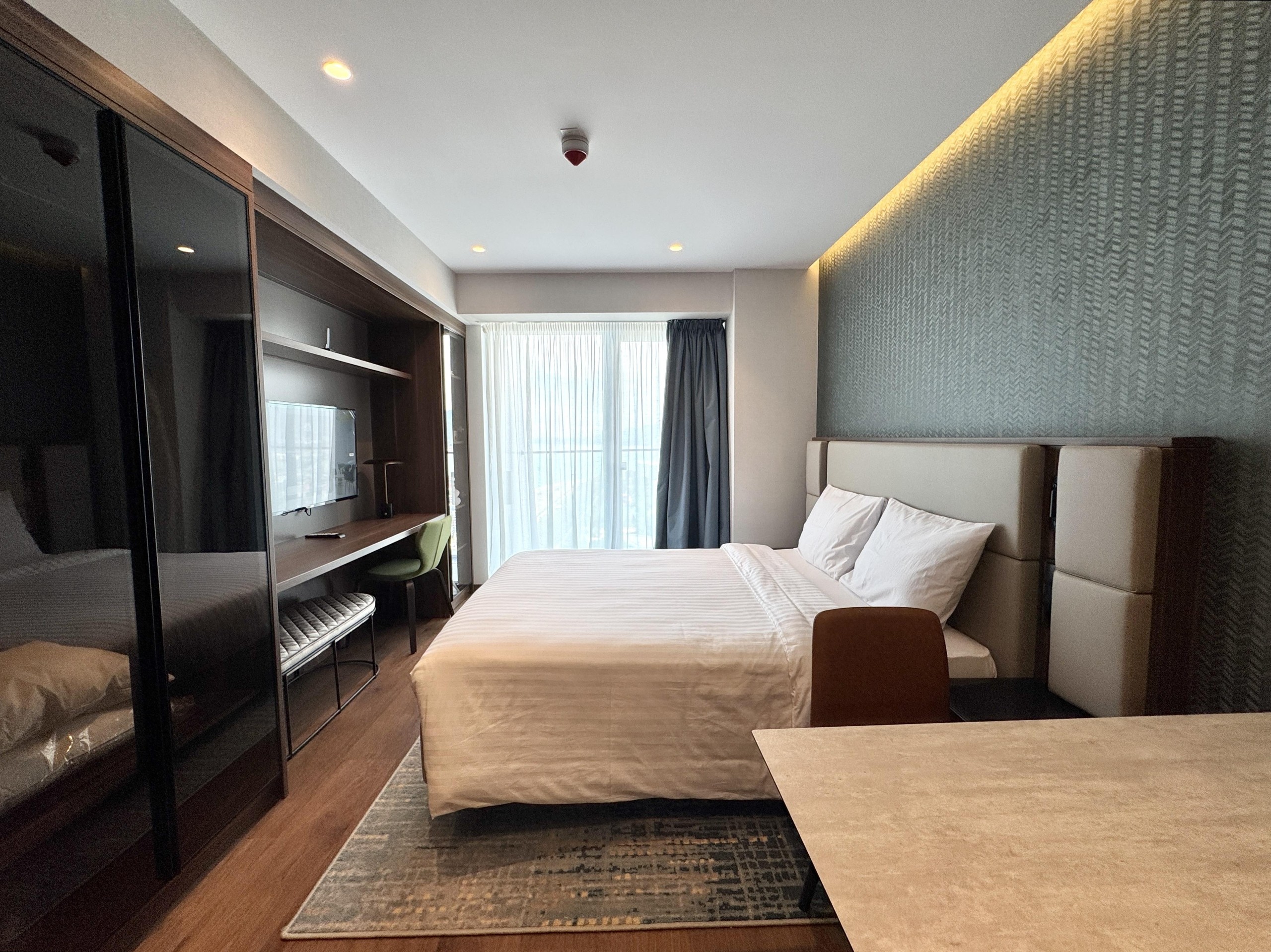 Studio Apartment For Sale view 4