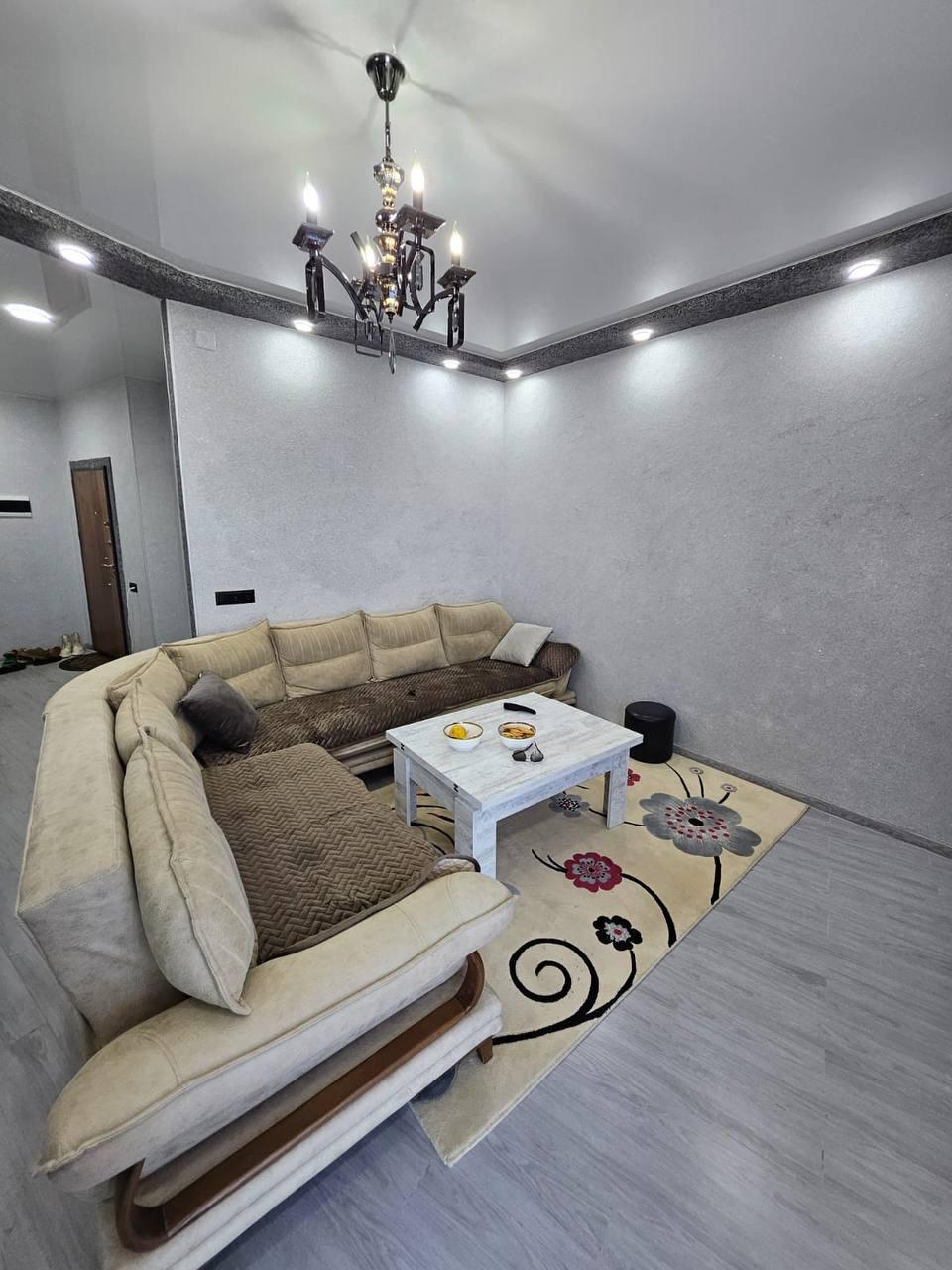3-Room Apartment For Rent In Batumi, Tamar Mepe Ave, 3 view 2