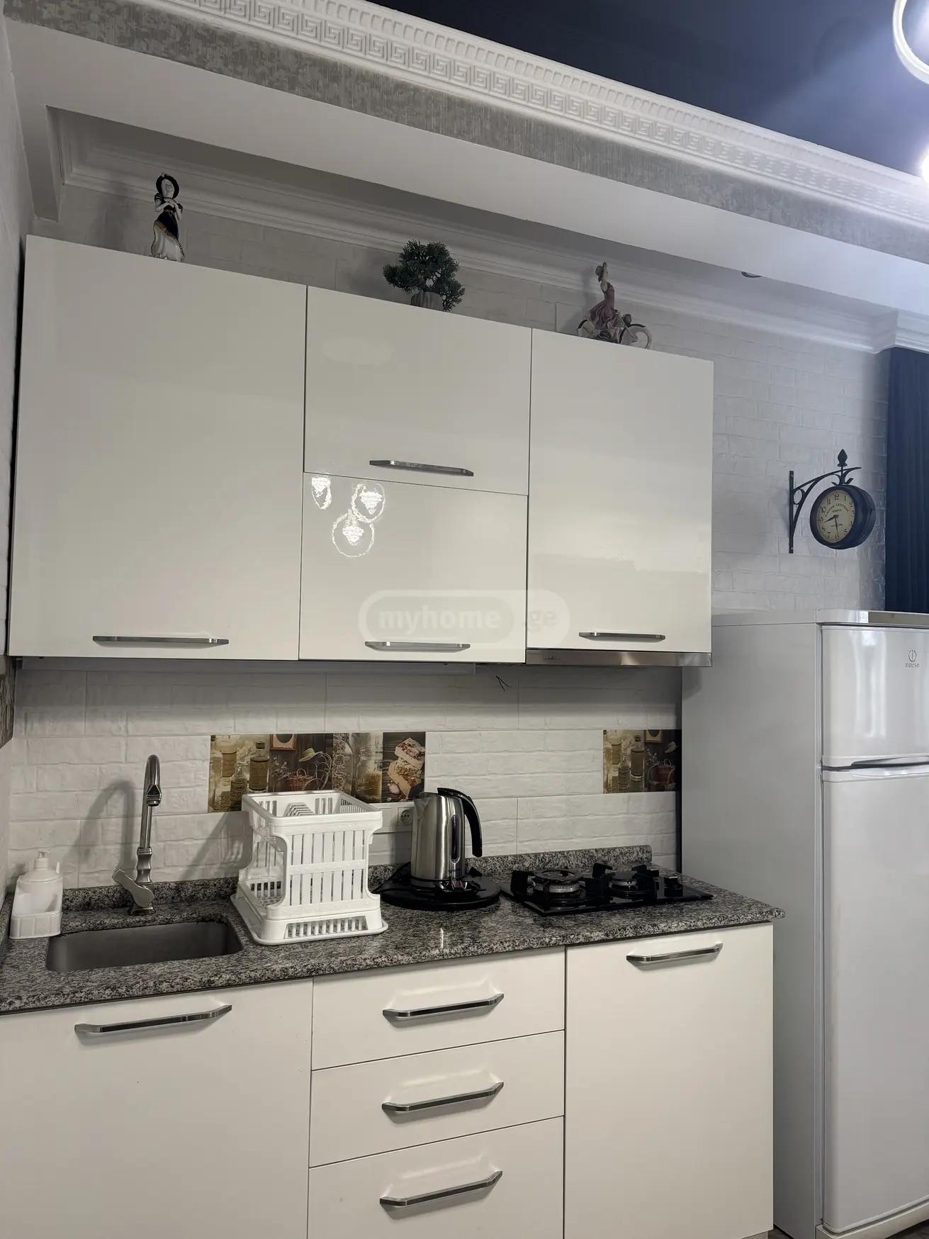 3-Room House In Batumi, Petre Melikishvili St, 77, 65 M², Is Available For Daily Rent For 150 ₾ view 3