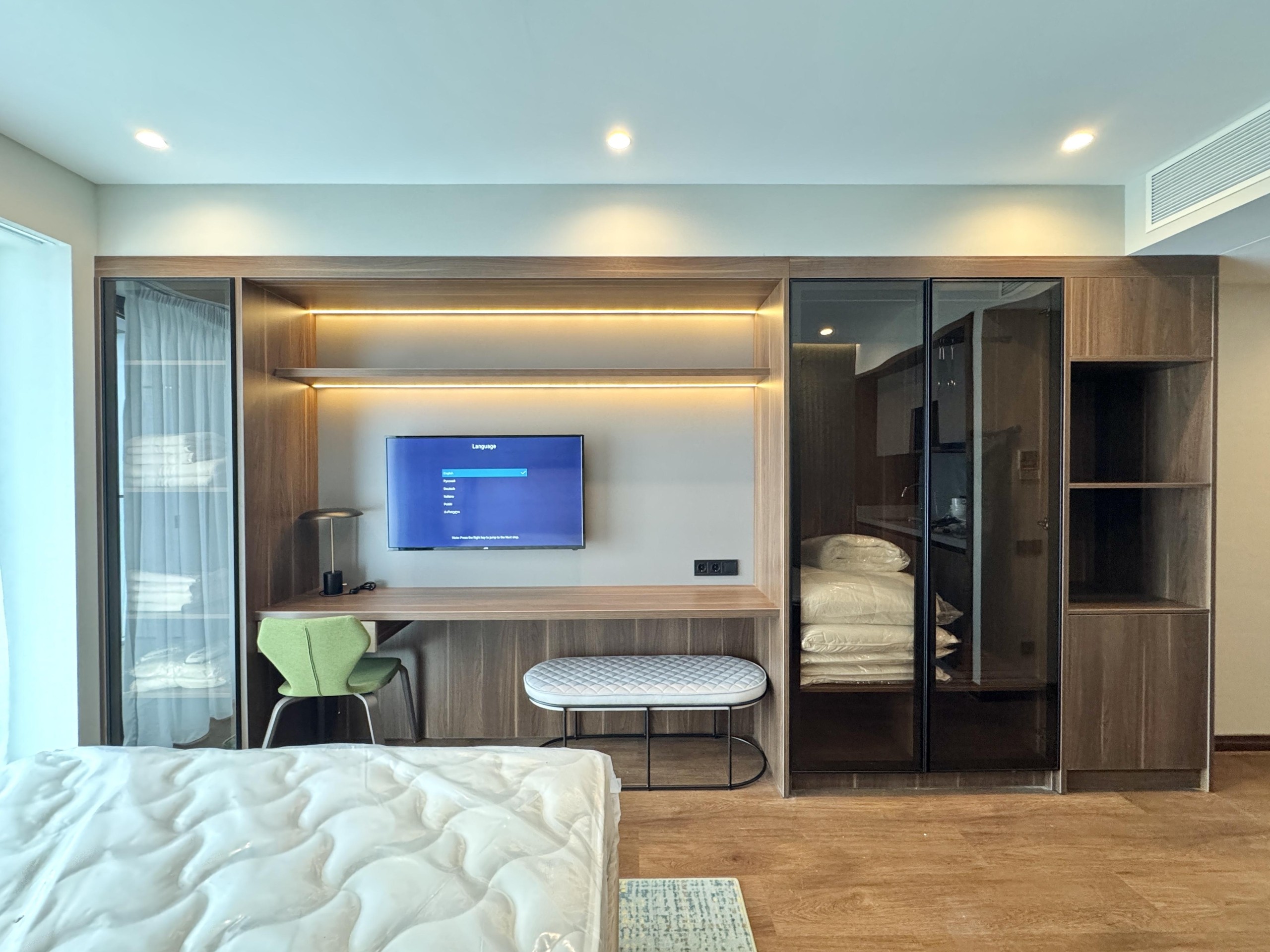 Studio Apartment For Sale view 4