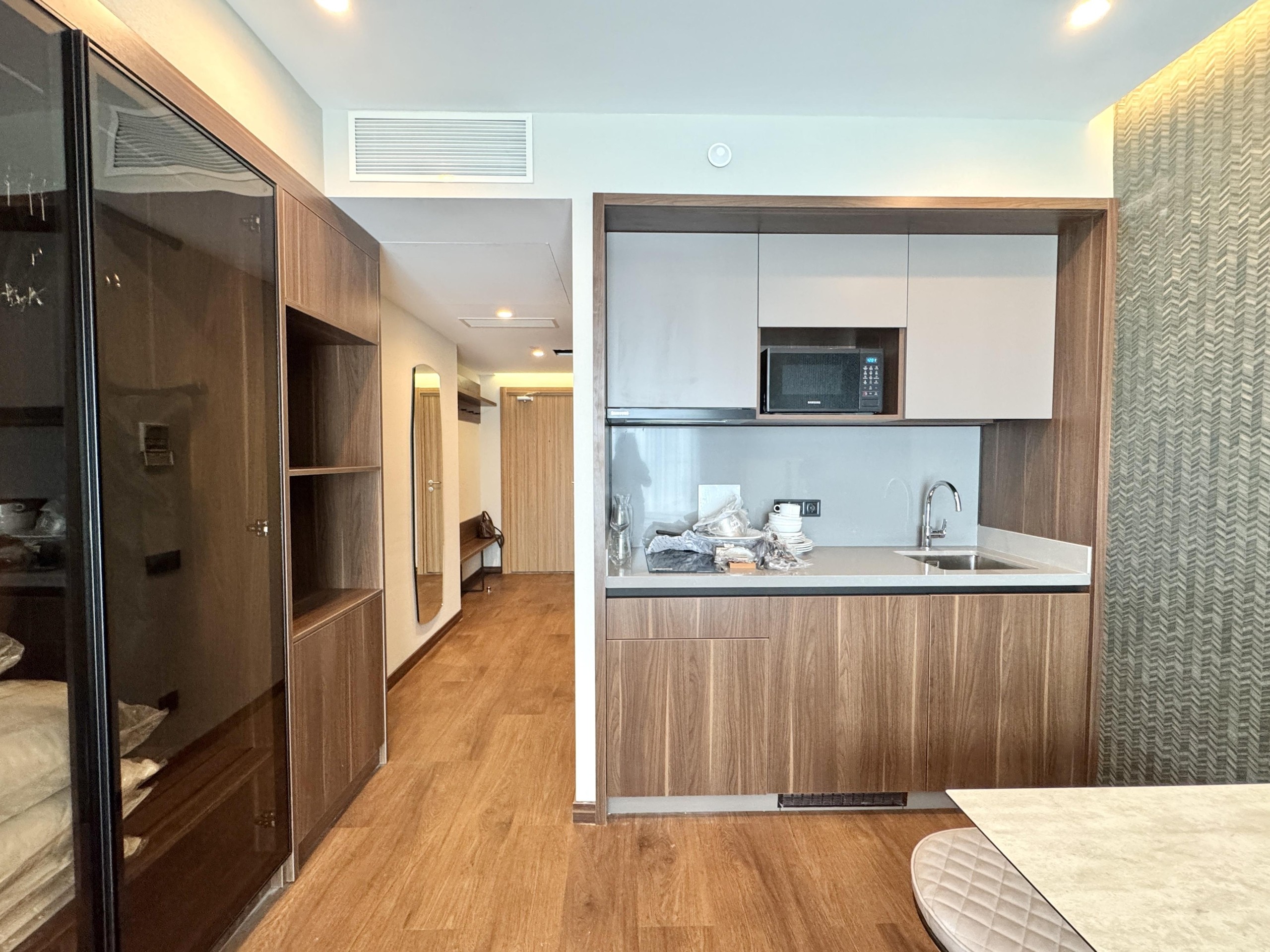 Studio Apartment For Sale view 5