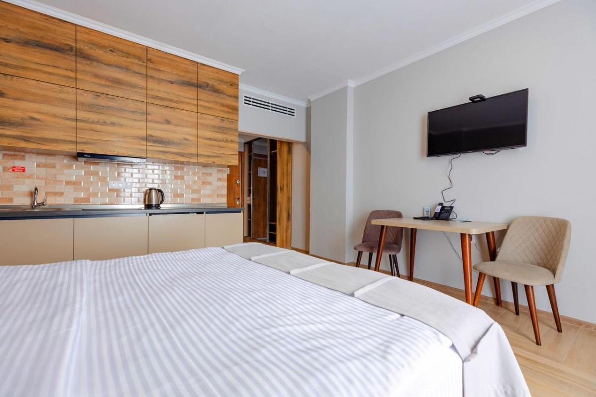 Studio Apartment For Sale view 3