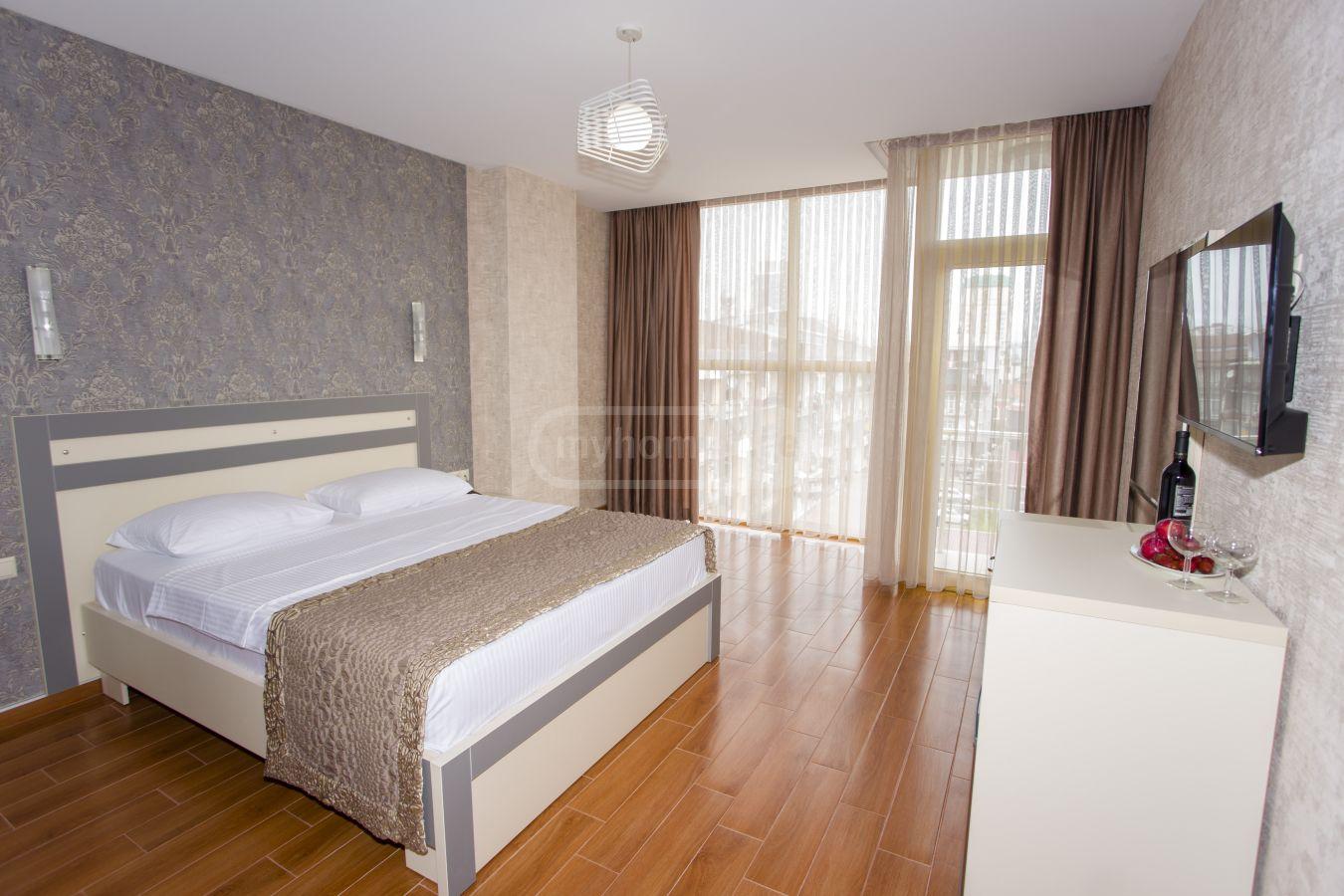 10-Room Townhouse For Sale In Batumi, 26 May St, 20 view 7