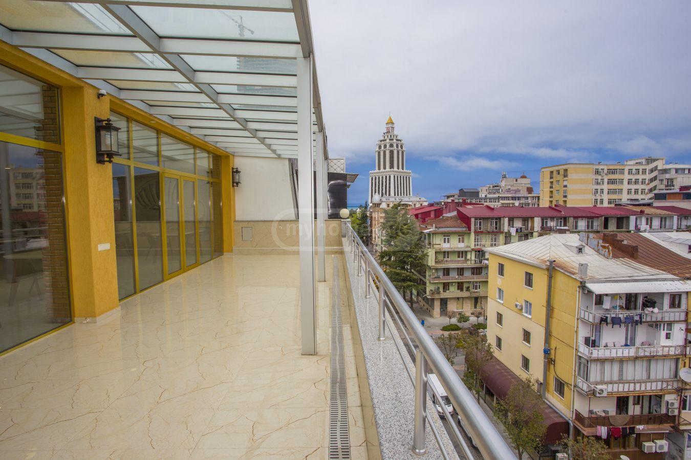 10-Room Townhouse For Sale In Batumi, 26 May St, 20 view 5
