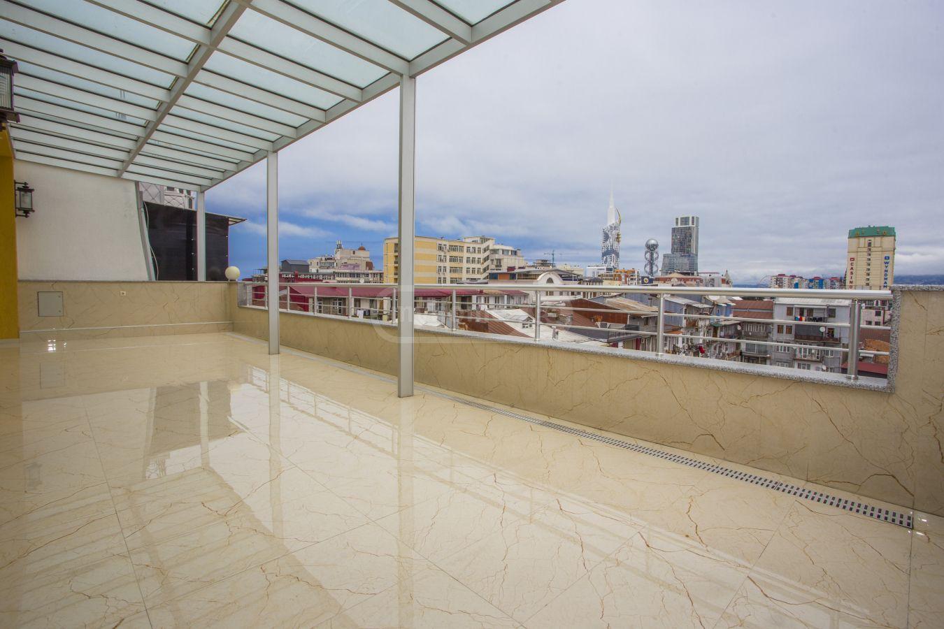 10-Room Townhouse For Sale In Batumi, 26 May St, 20 view 3