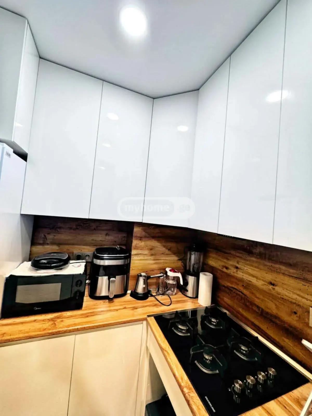 2-Room Apartment For Daily Rent In Batumi, Zhiuli Shartava Ave, 27-31, 50 M² — 200 ₾ Per Day view 4