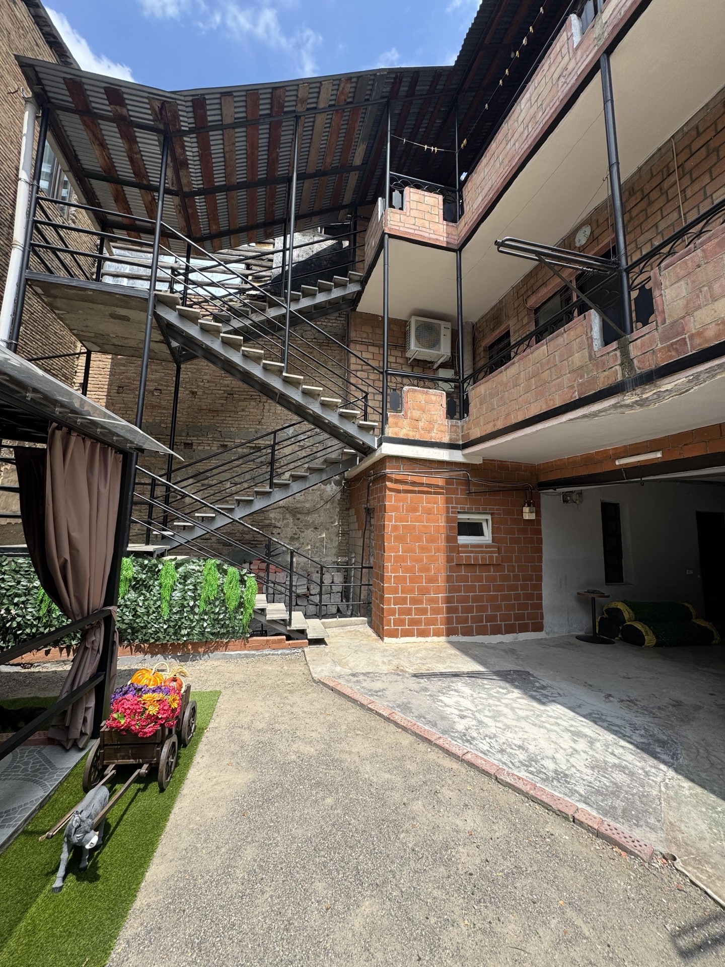 Teleti St, 3: 5-Room House, 333.0 M² | Korter.Ge view 1