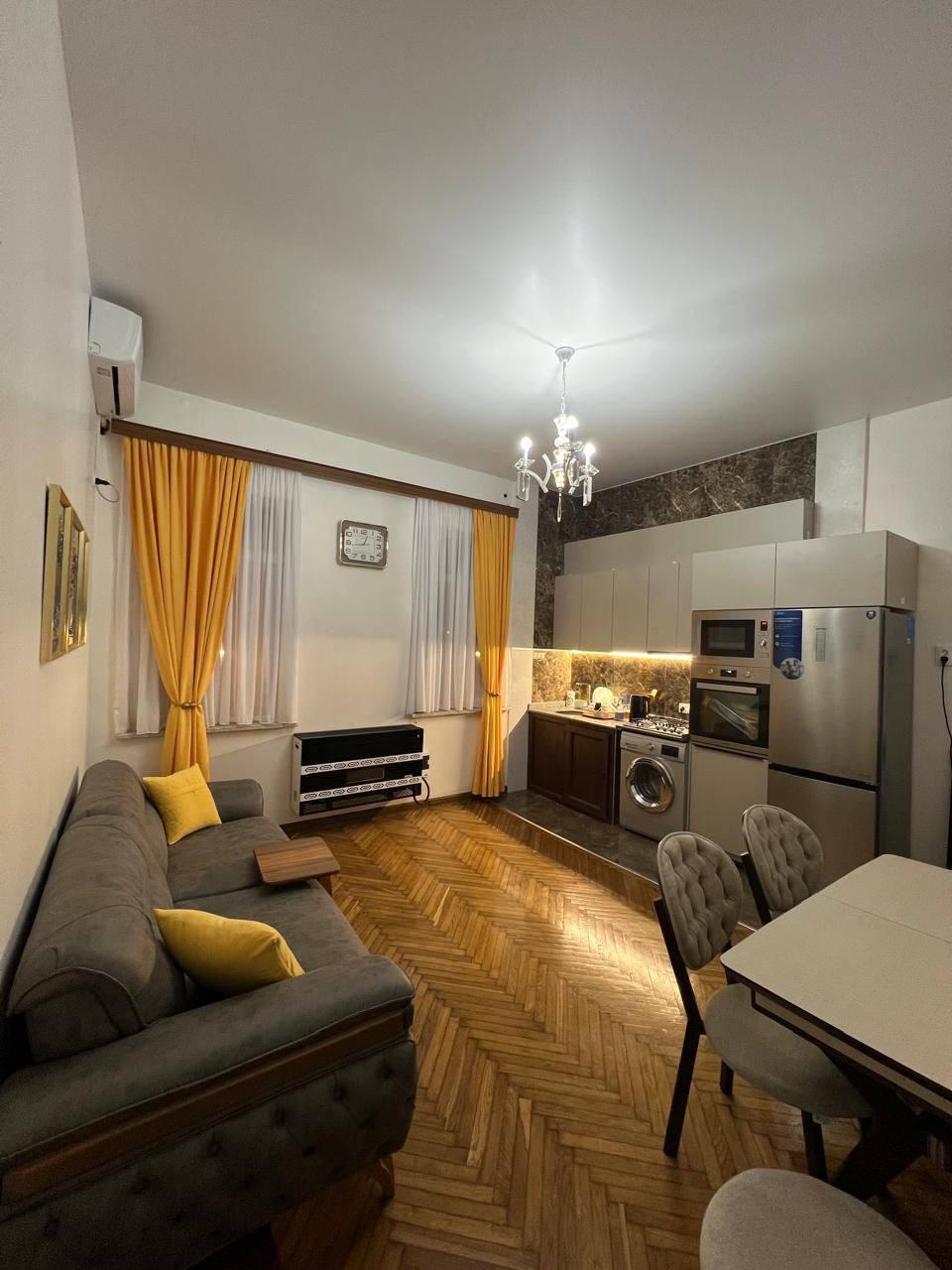 3-Room Apartment For Rent In Batumi, Mamia Varshanidze St, 111 view 2
