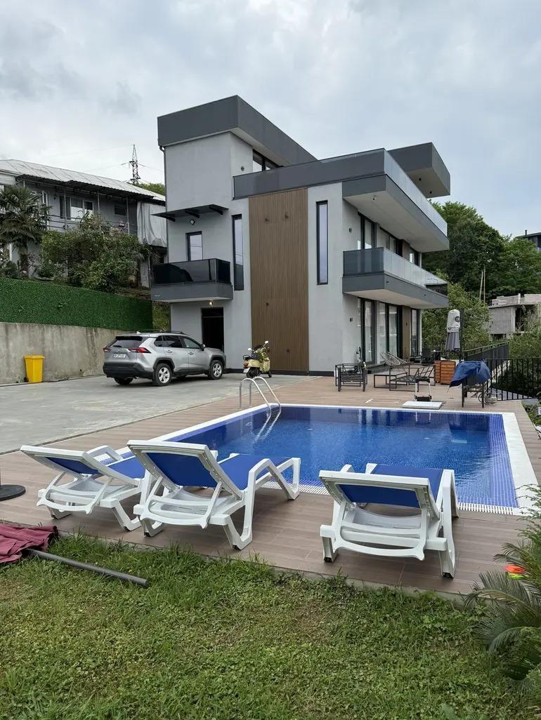 7-Room House For Rent In Batumi, Merab Kostava St view 1