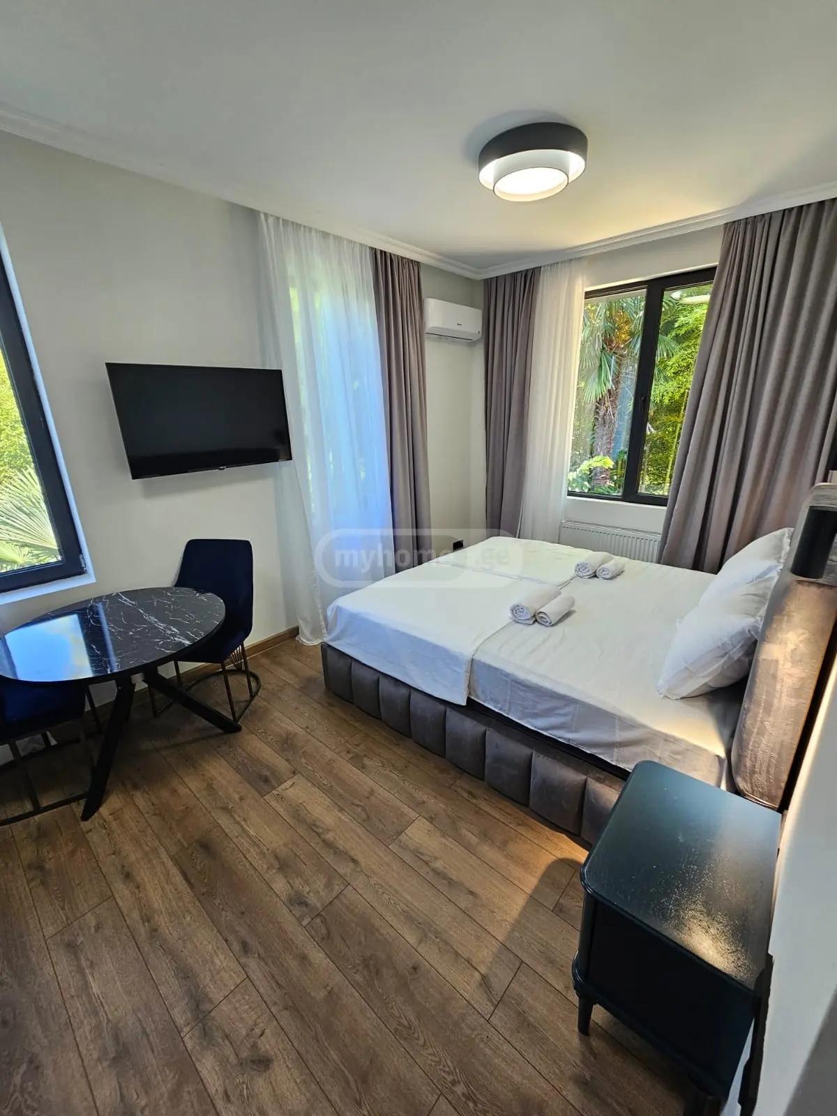 10-Room House In Batumi, Markoz Achareli 3rd Lane, 5, 480 M², Is Available For Daily Rent For $677 view 14