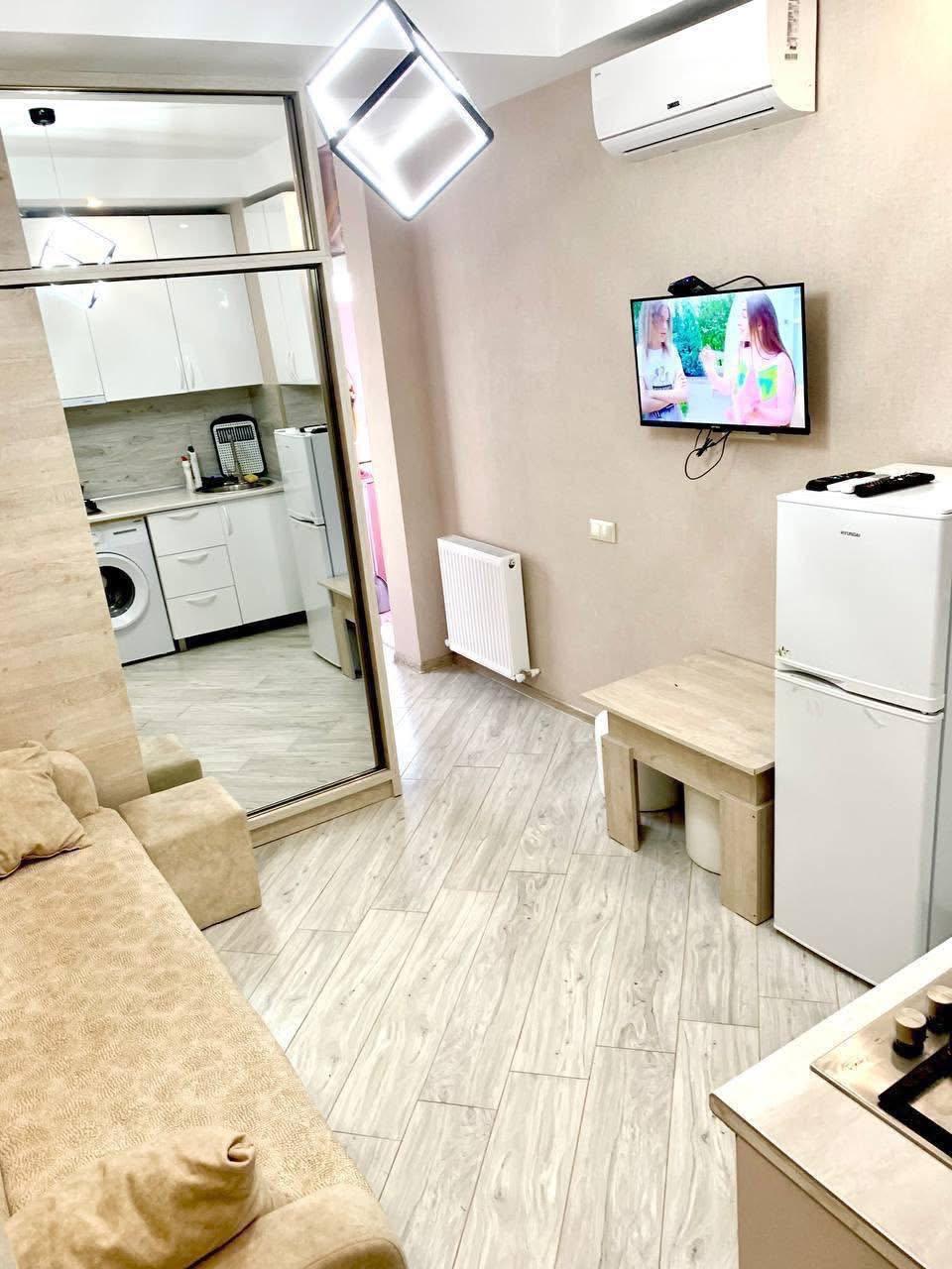 2-Room Apartment For Daily Rent In Batumi, Batumi Residence, 30 M² — 130 ₾ Per Day view 1