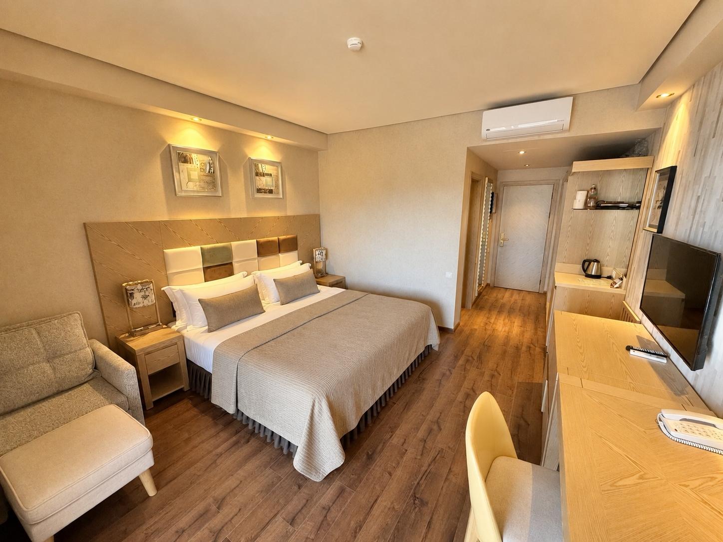 Studio Apartment For Sale view 5