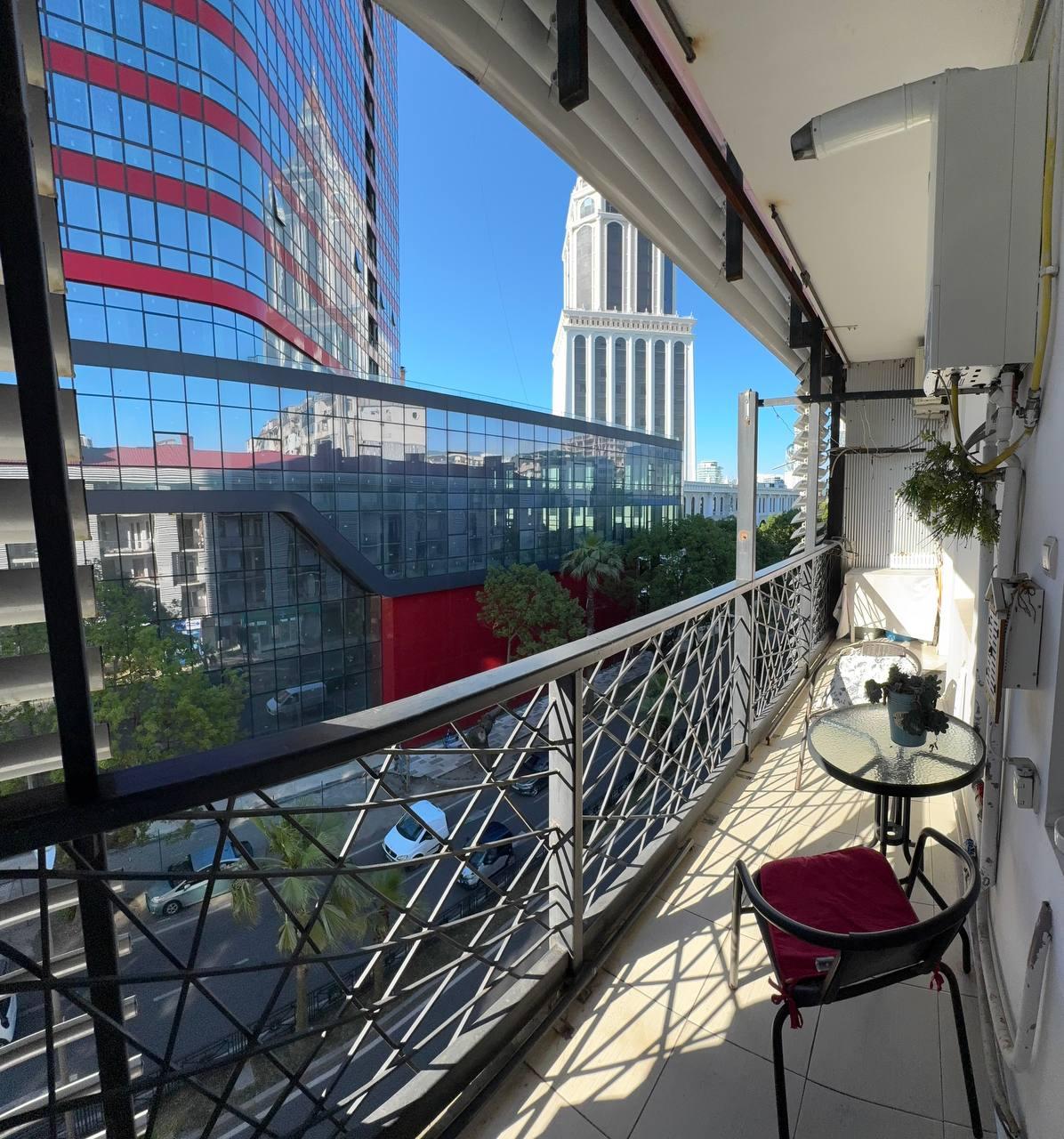 3-Room Apartment For Daily Rent In Batumi, Shota Rustaveli St, 41, 50 M² — $57 Per Day view 1